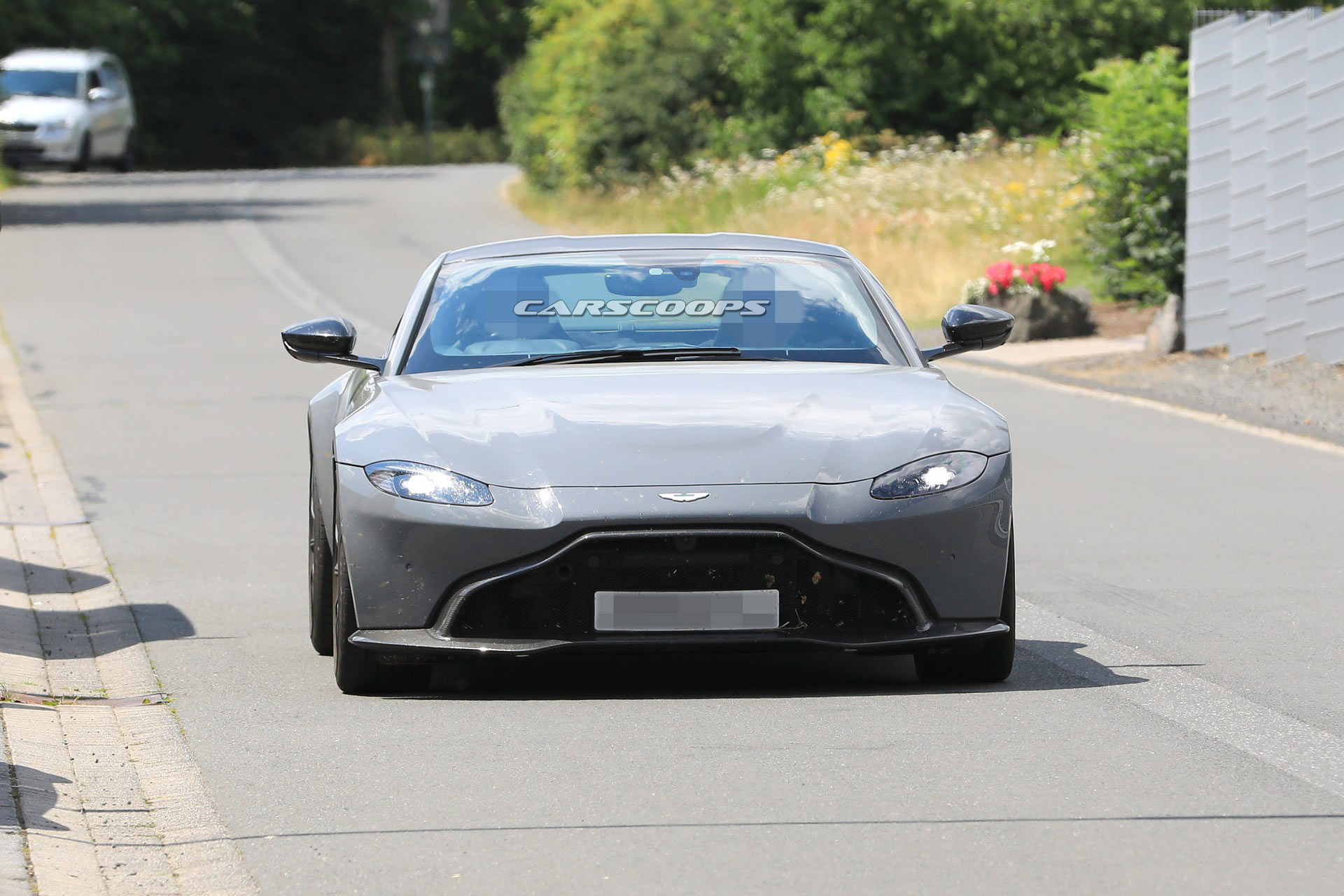 Aston-Martin-Vantage-S-14 Aston Martin Vantage S Spied With Beefier Brakes And A Four-Tailpipe Exhaust