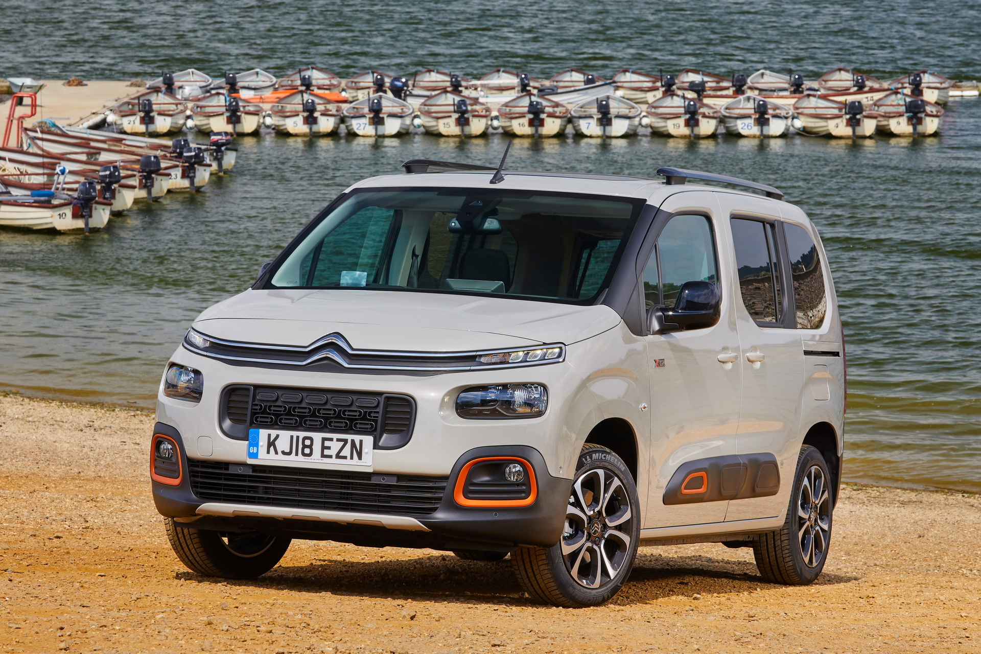 2019-citroen-berlingo-24 New Citroen Berlingo And Peugeot Rifter Go On Sale In The UK