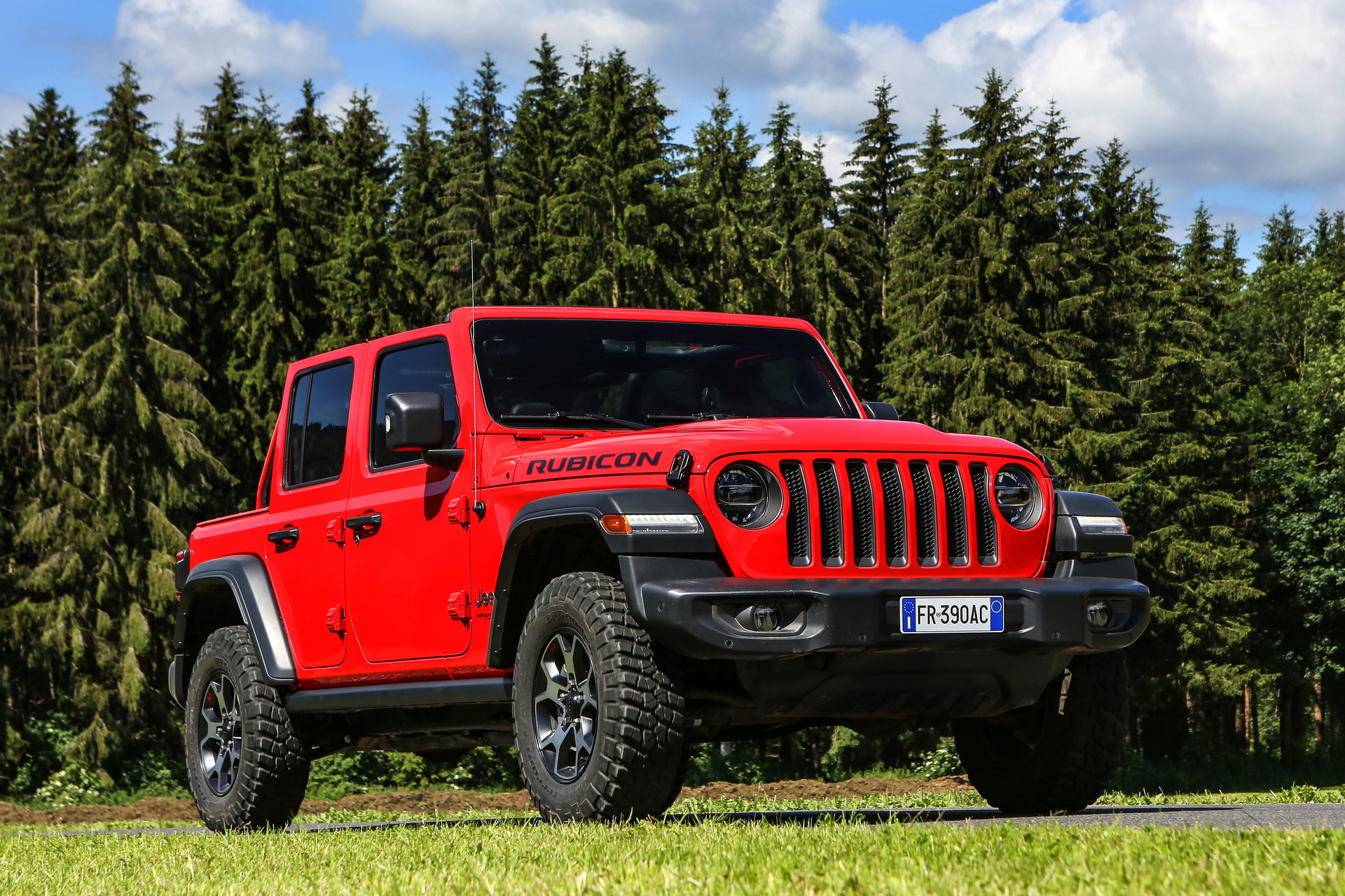 Jeep-Wrangler-55 Euro-spec Jeep Wrangler Detailed, Will Feature 197HP 4-Cylinder Diesel