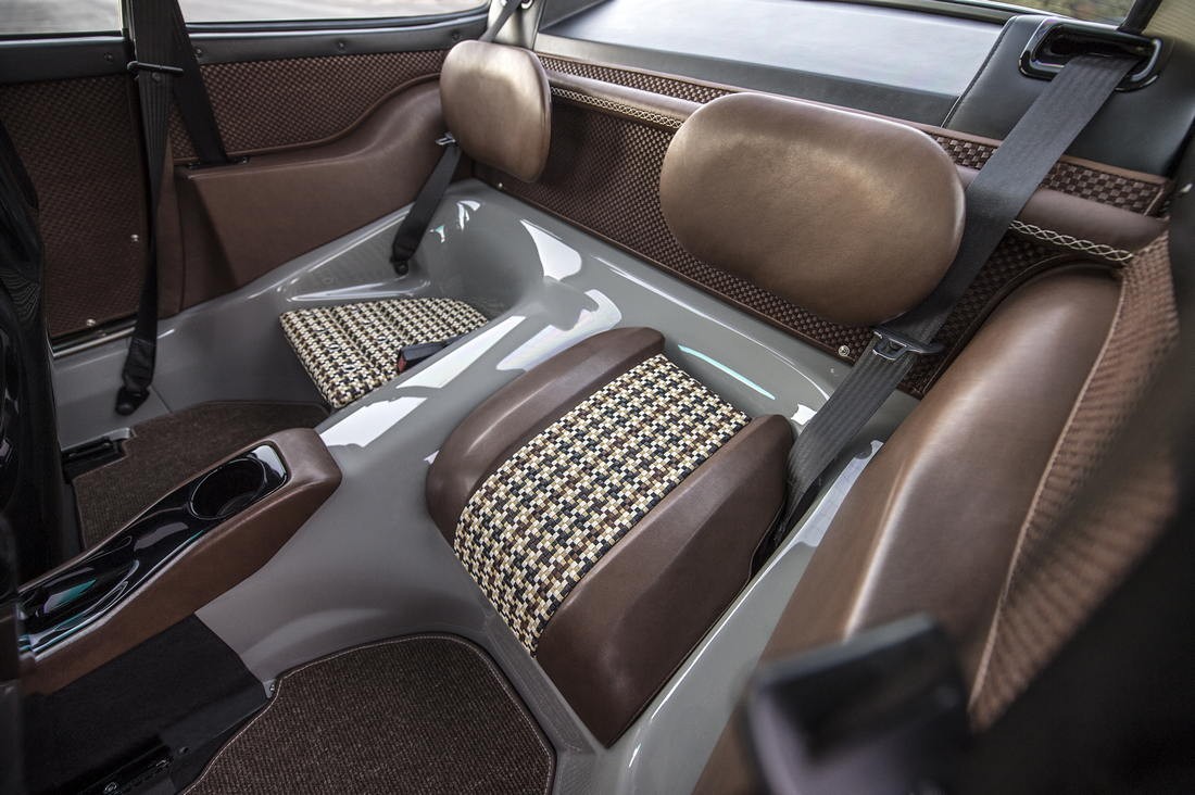 25-singer-911-qatar-1100x732 Start Your Week Off Right With 100+ Photos Of Singer Porsche Porn