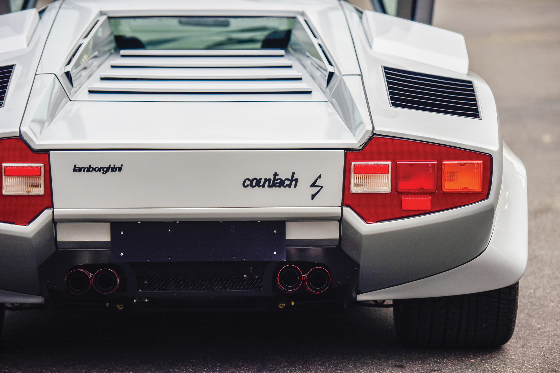 lamborghini-countach-series-ii-13 Fully Restored Lamborghini Countach Series II Will Have You Craving Money