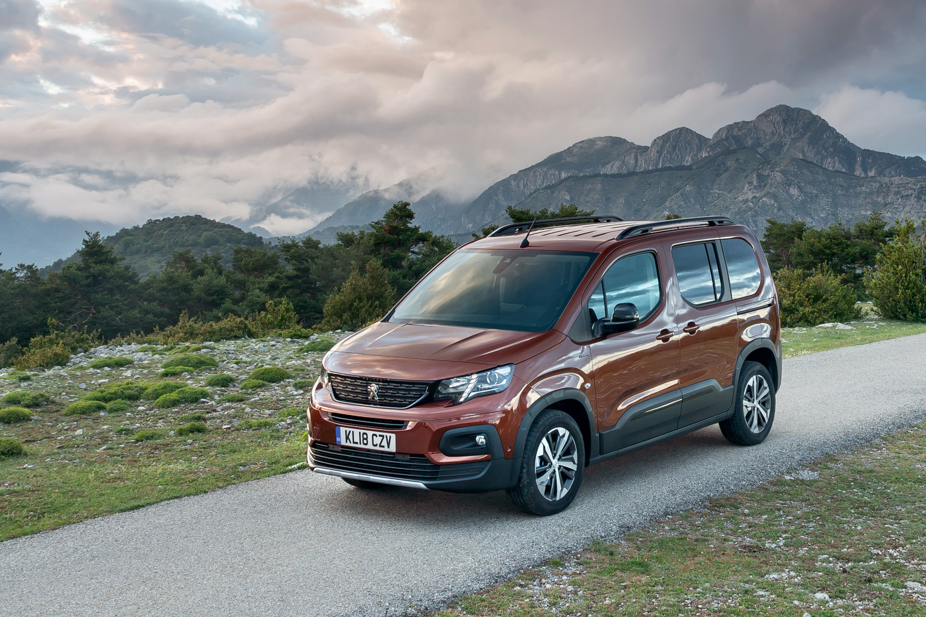 2019-peugeot-rifter-1 New Citroen Berlingo And Peugeot Rifter Go On Sale In The UK