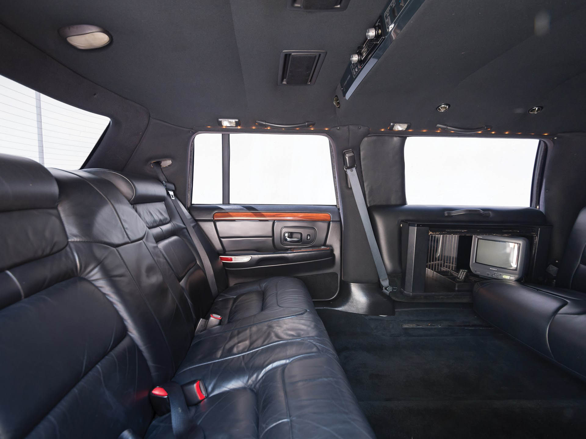 1999-Cadillac-Deville-Presidential-Limousine-01 This One Cadillac Isn’t Worth As Many Dead Presidents As You Might Think