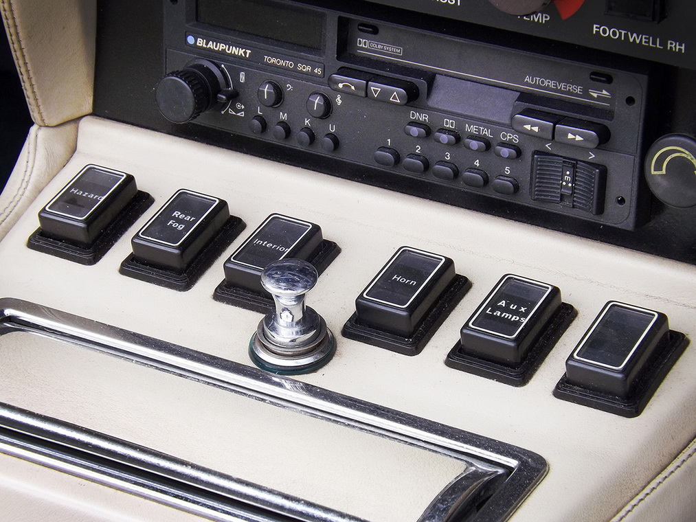 1987-aston-martin-vantage-volante-x-pack-16 Rare 1987 Aston Martin Vantage Volante X-Pack Goes For $370k