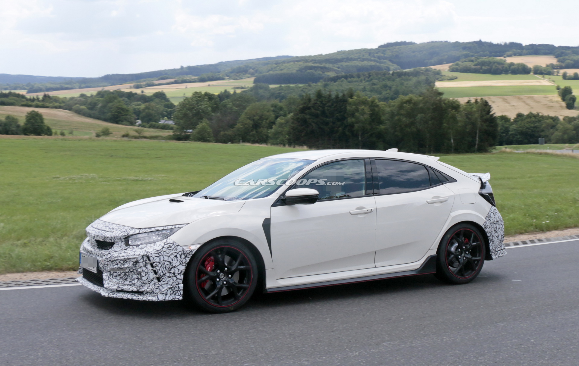 2019 Honda Civic Type R 06 2019 Honda Civic Type R Facelift Spied With New Bumpers And Both Small And Large Rear Wing
