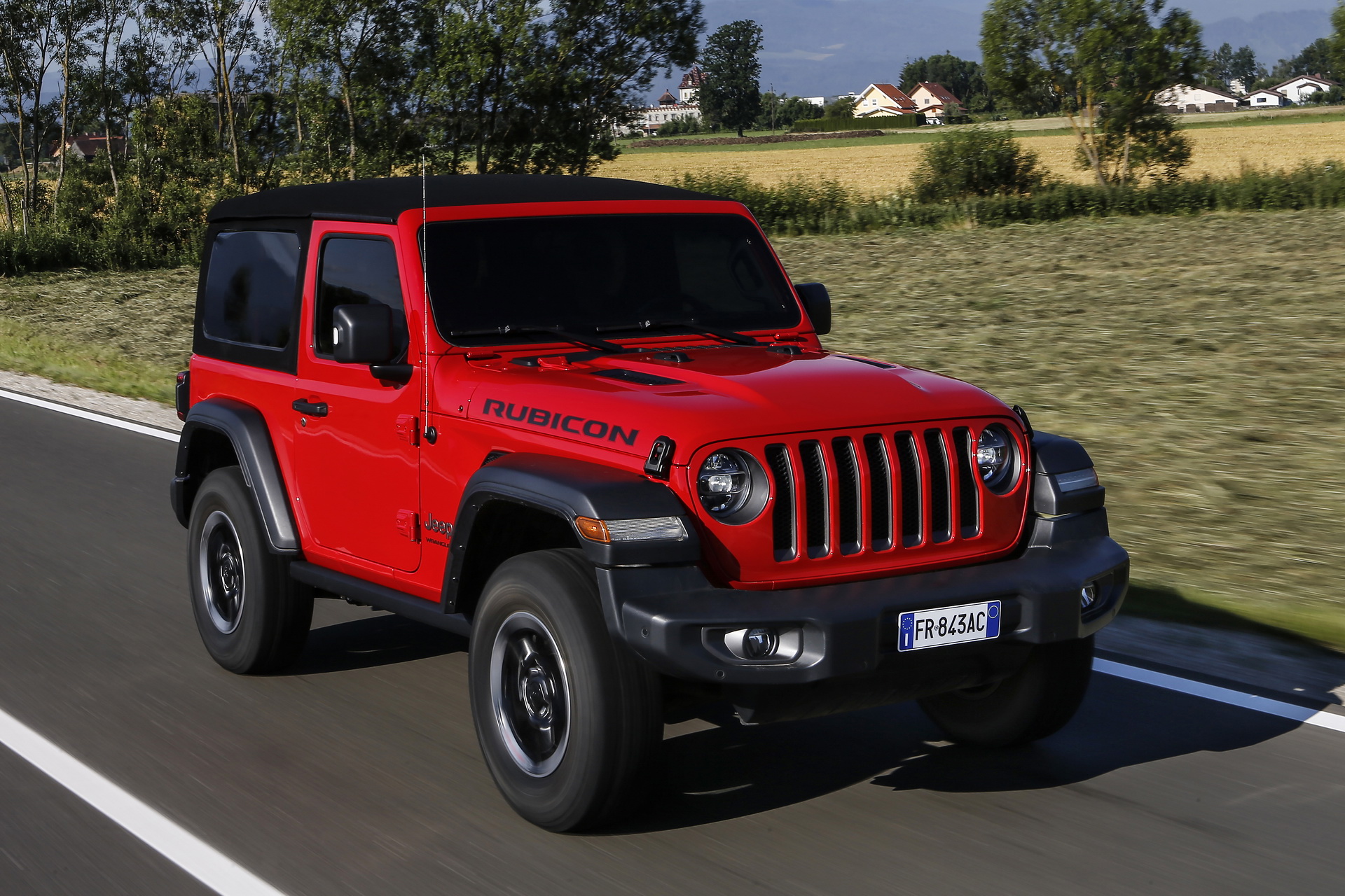 Jeep-Wrangler-35 Euro-spec Jeep Wrangler Detailed, Will Feature 197HP 4-Cylinder Diesel