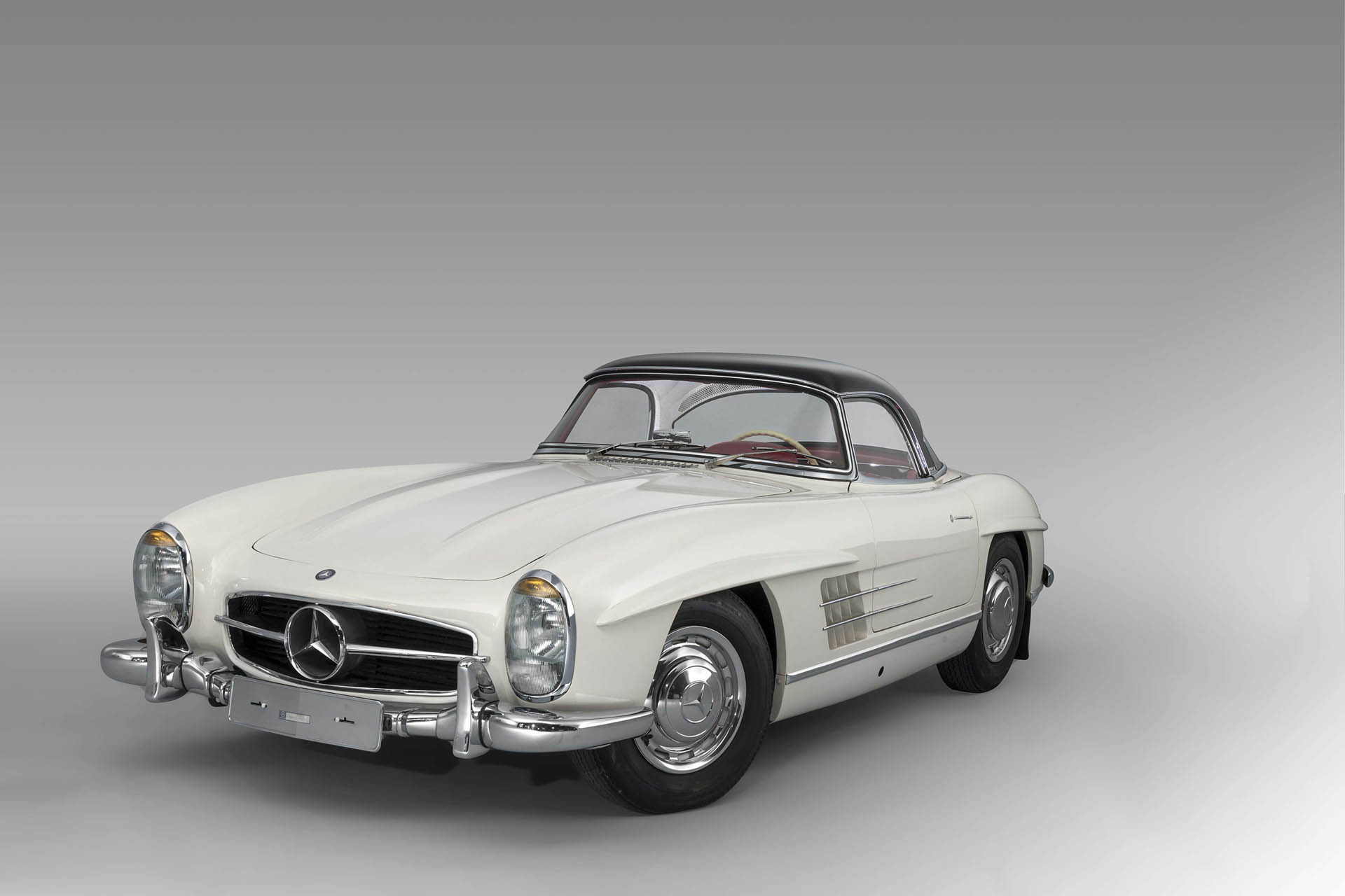 1963-Mercedes-Benz-300-SL-Roadster_01 This Factory-Fresh Mercedes 300 SL Doubled Its Estimate To Set A New World Record