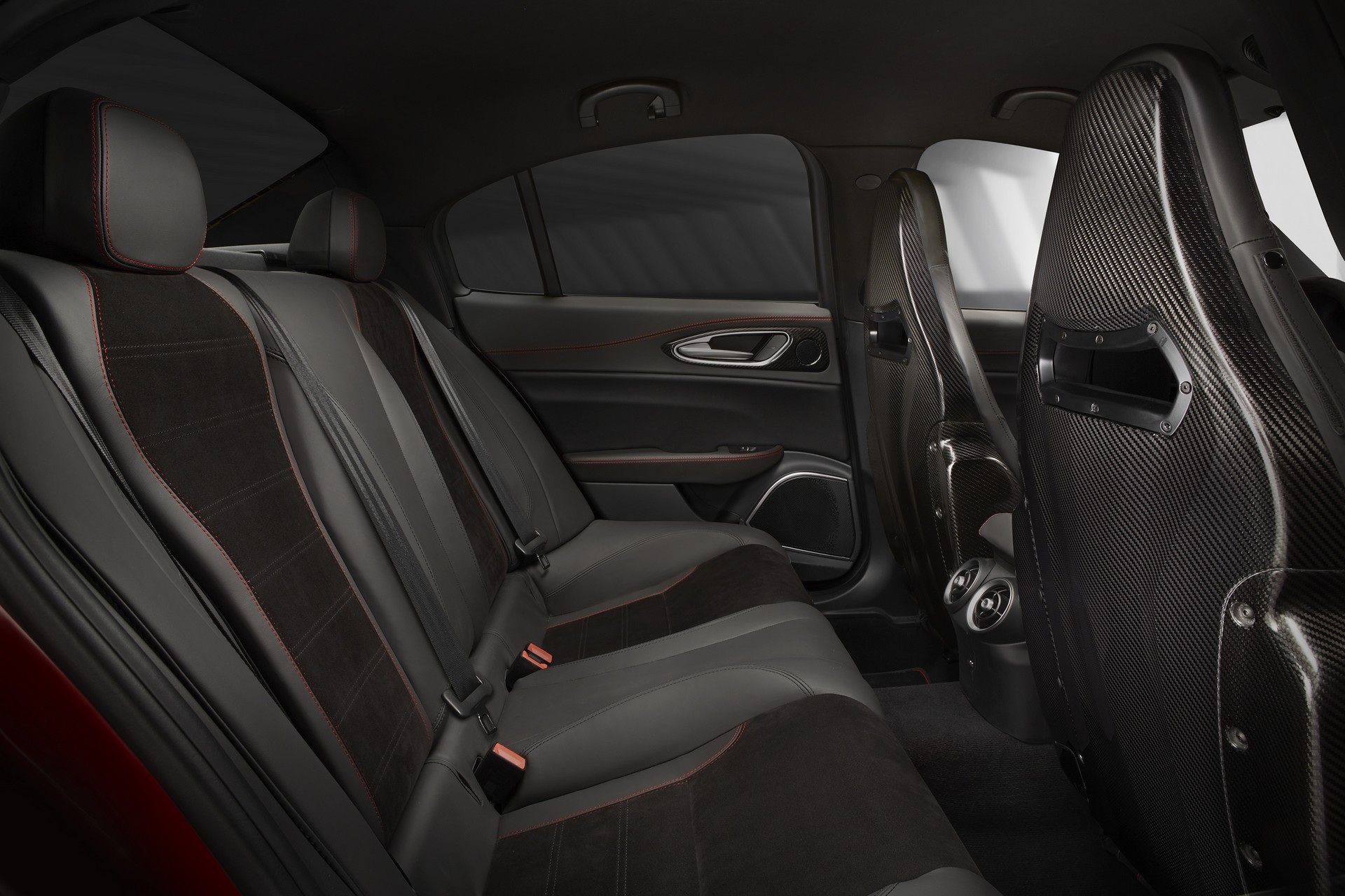 2019-Alfa-Romeo-Giulia-73 2019 Alfa Romeo Giulia Gains New Styling Packages, Additional Equipment