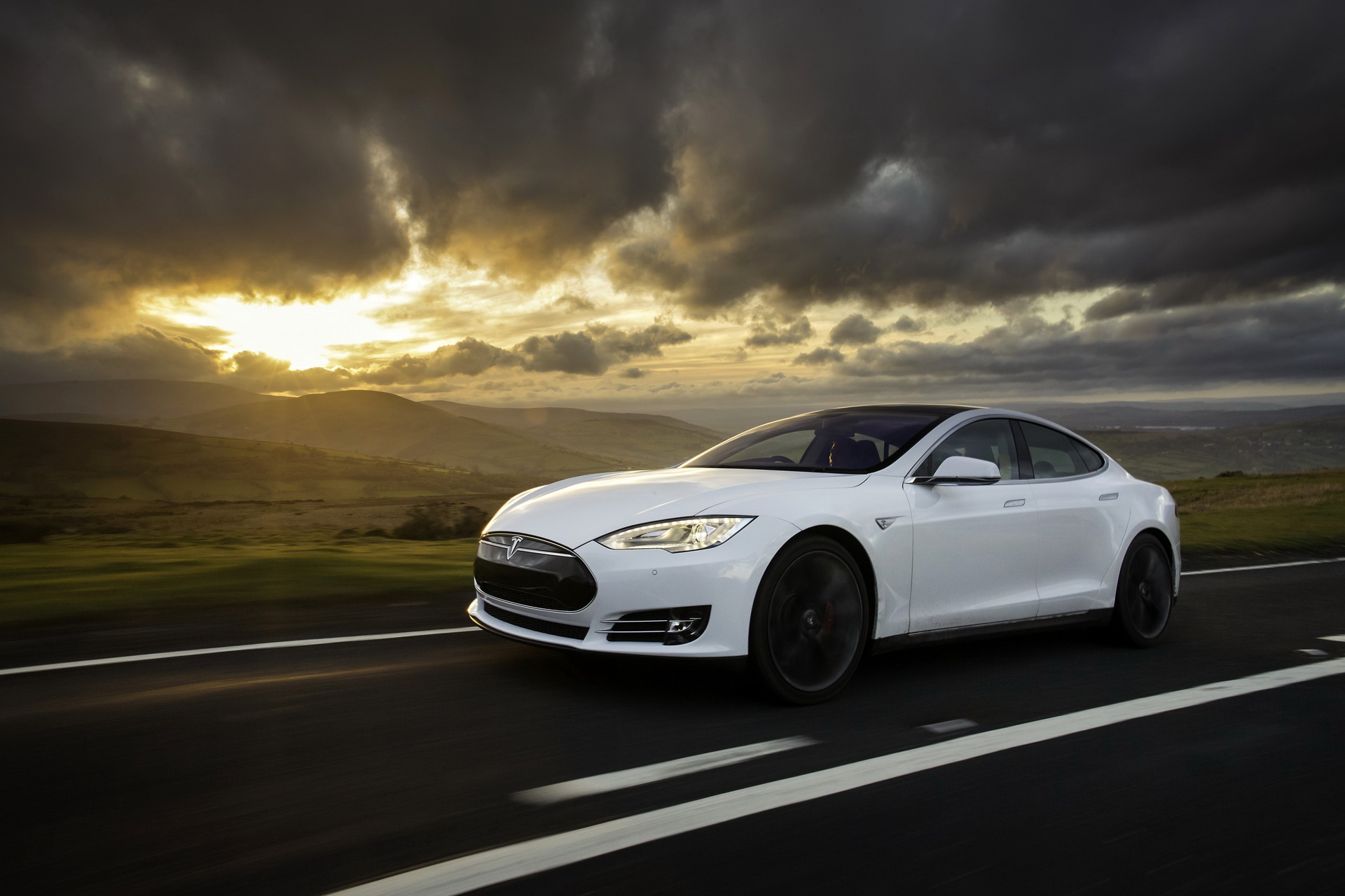 tesla-model-s-5 Tesla Model S Buyers Forced To Return Nearly $5,000 In EV Incentives In Germany