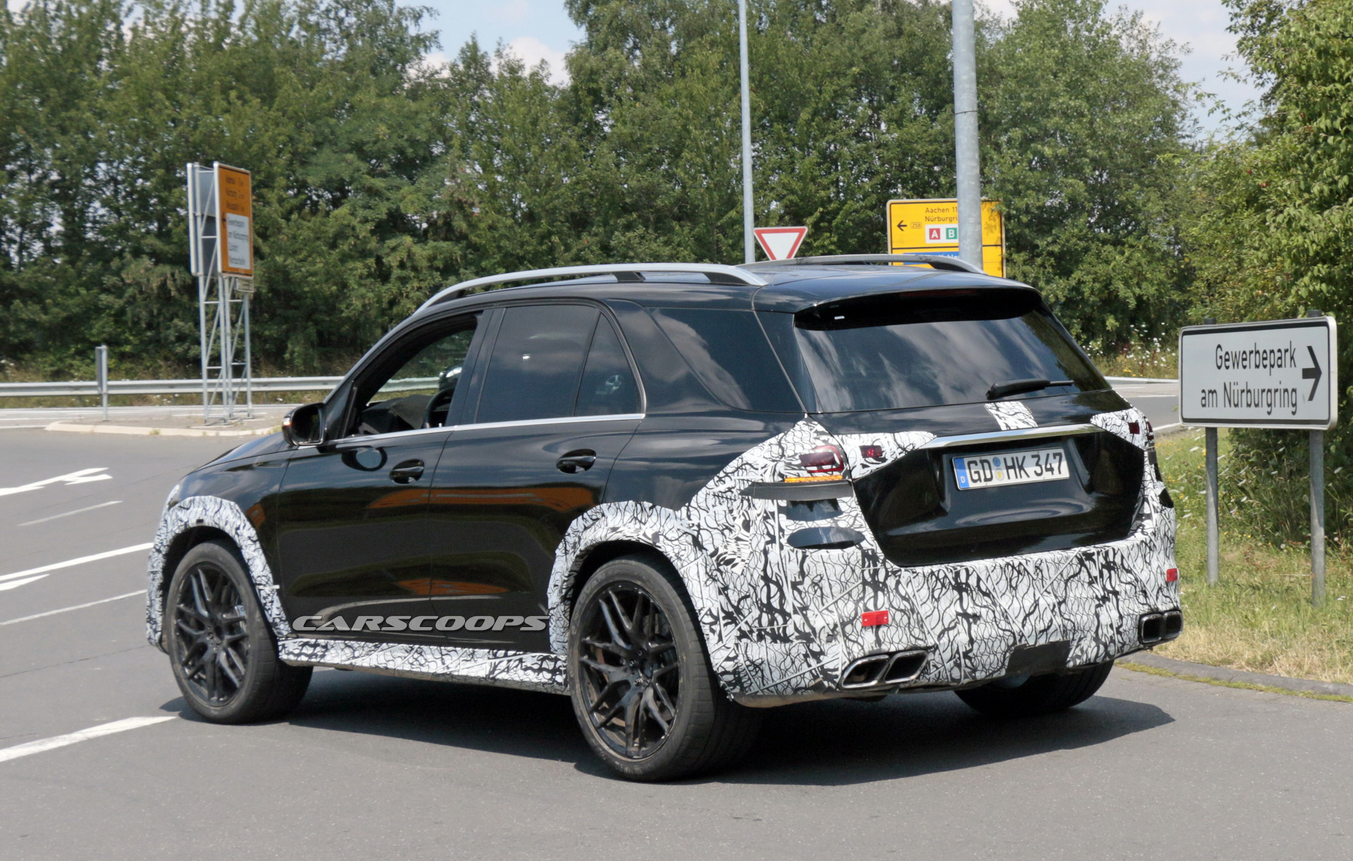 mercedes-amg-gle63-spy-less-camo-27 2019 Mercedes-AMG GLE 63 Sheds Most Of Its Camo To Reveal Familiar Look