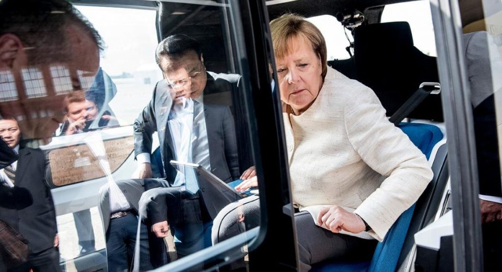  Watch Merkel And Chinese Premier Test Drive VW’s Autonomous SEDRIC Concept
