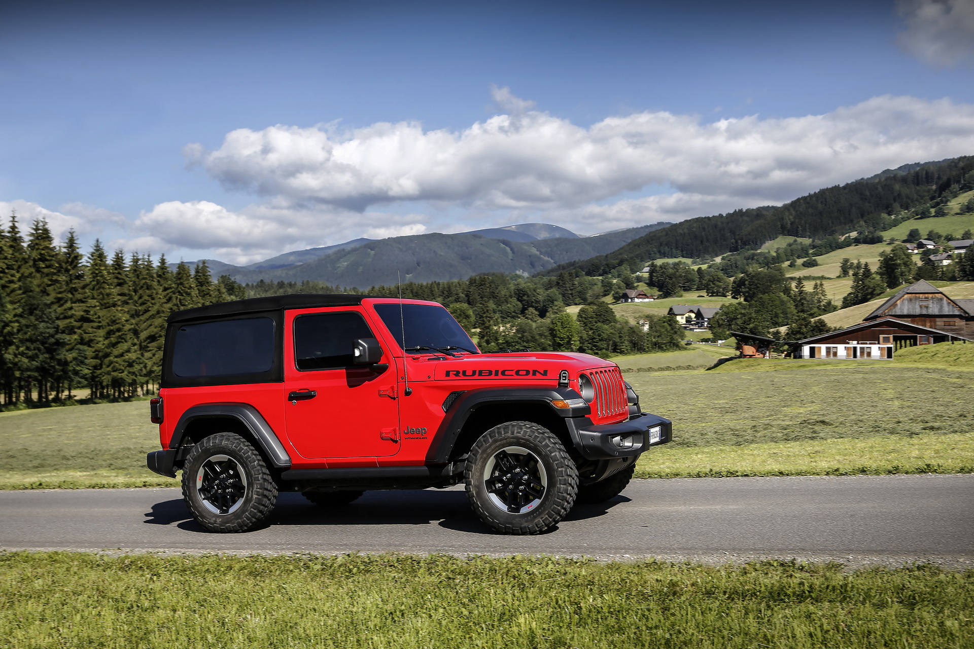 Jeep-Wrangler-36 Euro-spec Jeep Wrangler Detailed, Will Feature 197HP 4-Cylinder Diesel