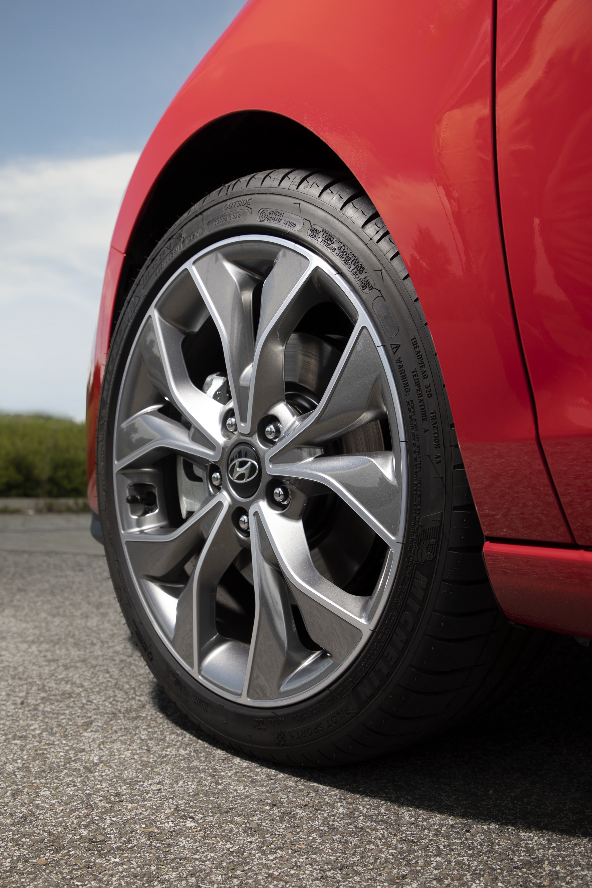 2019-hyundai-i30-n-line-20 New Hyundai i30 N Line May Look Like A Hot Hatch, But It Ain’t One