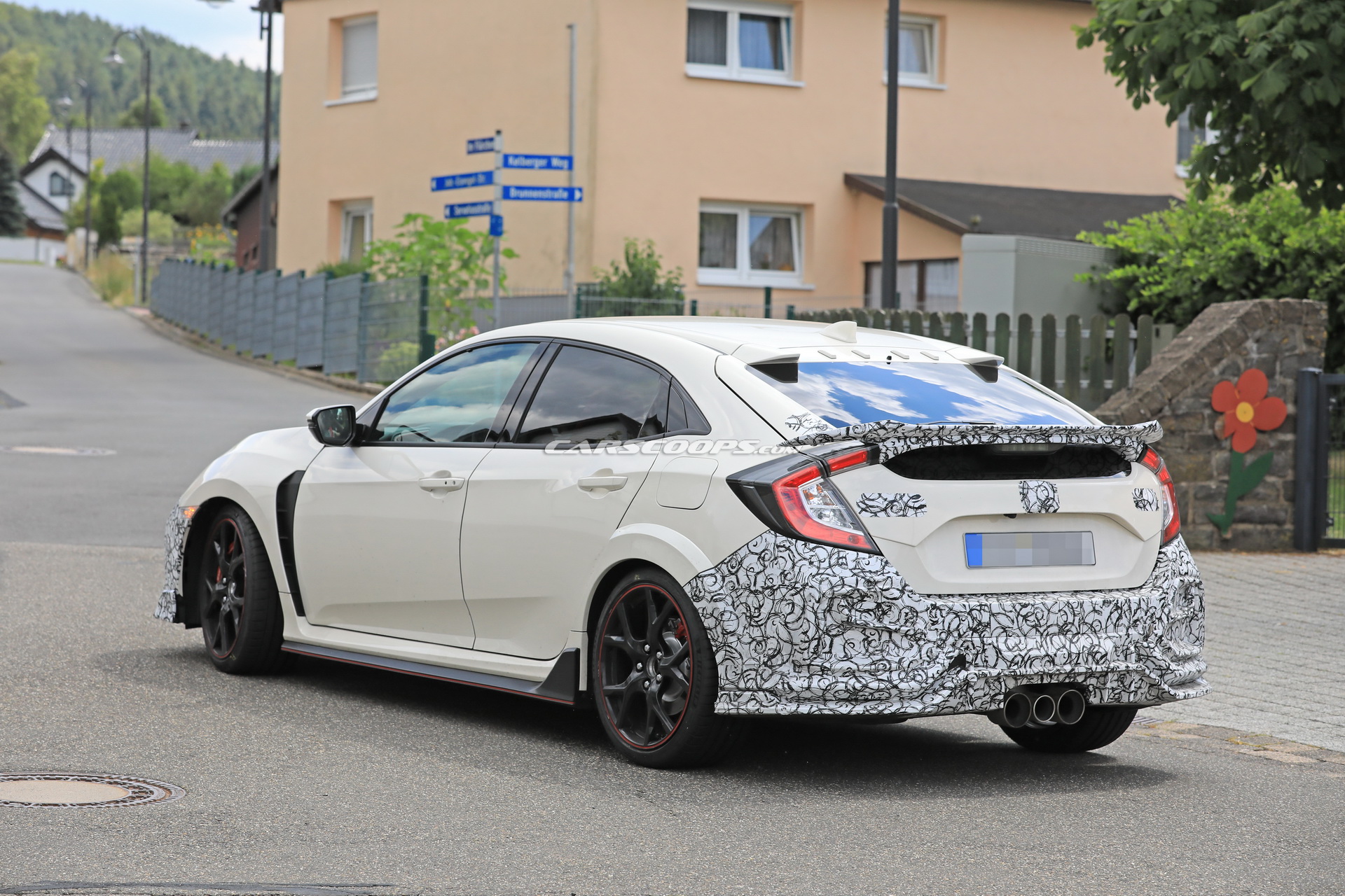 2019 Honda Civic Type R 27 2019 Honda Civic Type R Facelift Spied With New Bumpers And Both Small And Large Rear Wing