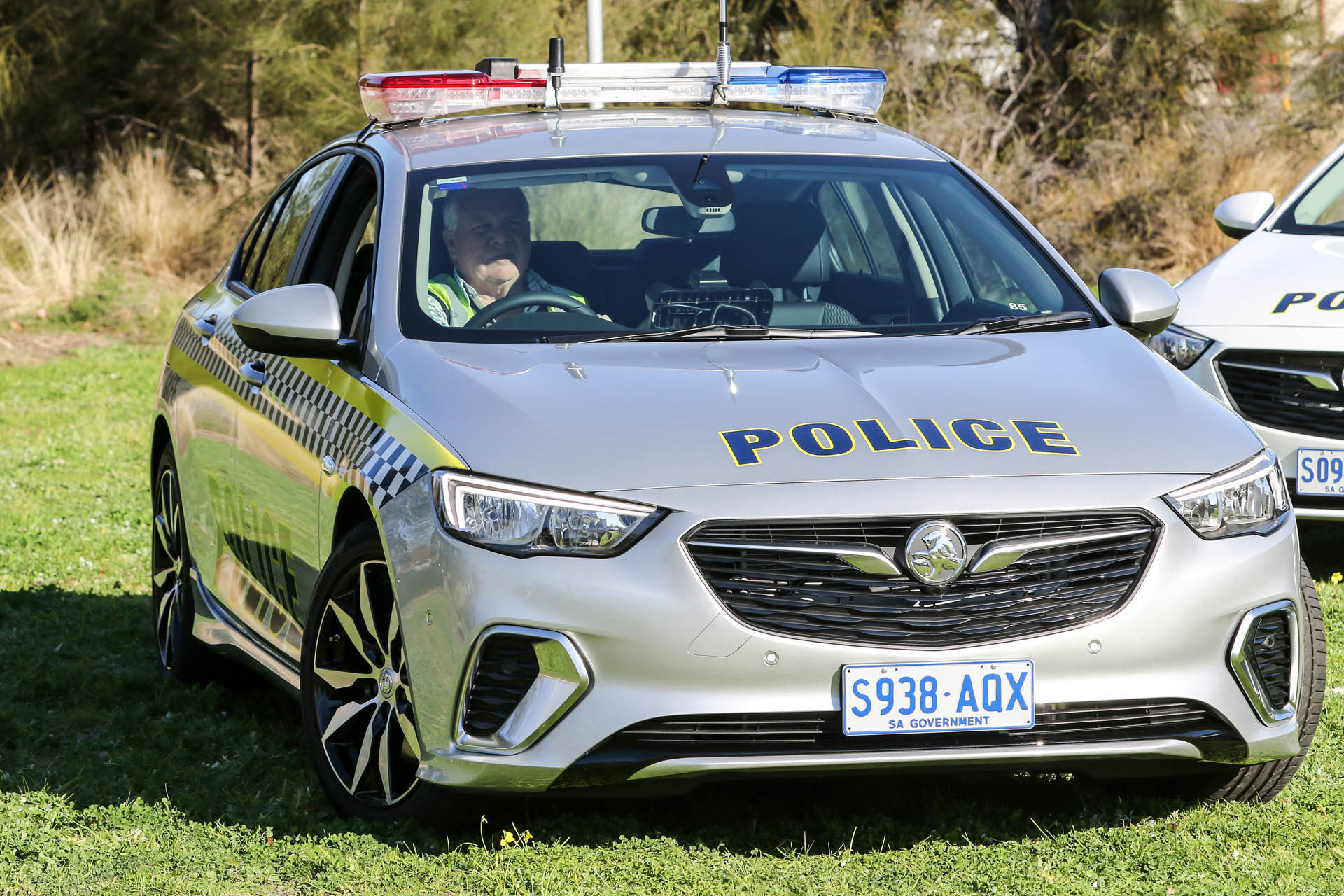 holden-vb-commodore-sa-police-09 Holden’s New Commodore Has A Thing Or Two To Say To The Kia Stinger Police Cruiser