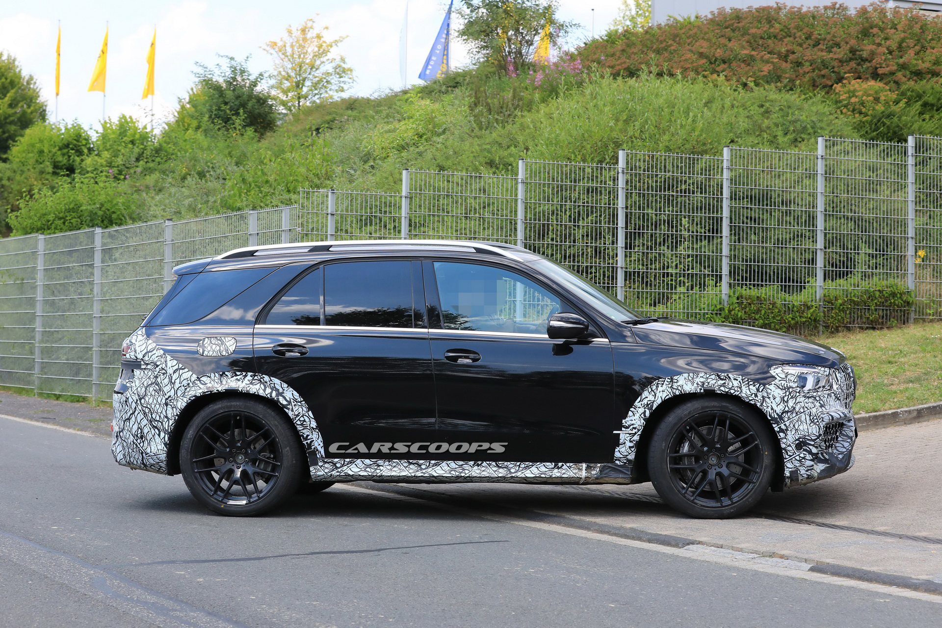 mercedes-amg-gle63-spy-less-camo-14 2019 Mercedes-AMG GLE 63 Sheds Most Of Its Camo To Reveal Familiar Look