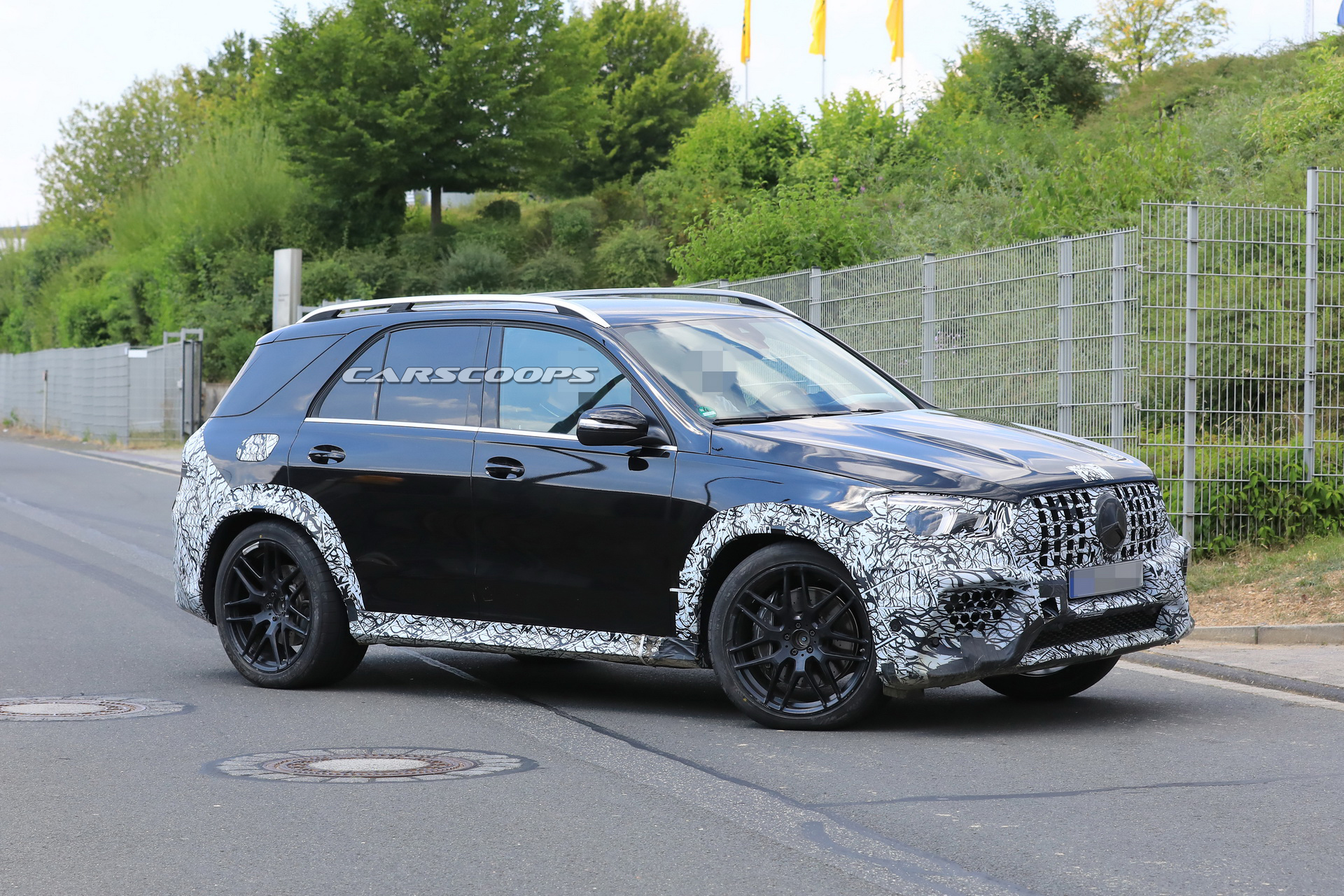 mercedes-amg-gle63-spy-less-camo-13 2019 Mercedes-AMG GLE 63 Sheds Most Of Its Camo To Reveal Familiar Look