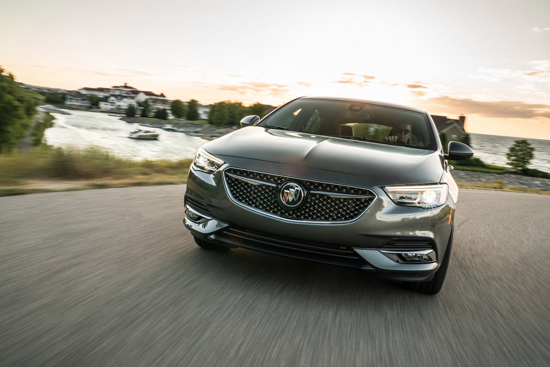 Buick Regal Avenir-9 2019 Buick Regal Avenir Debuts With Upscale Styling And New Technology