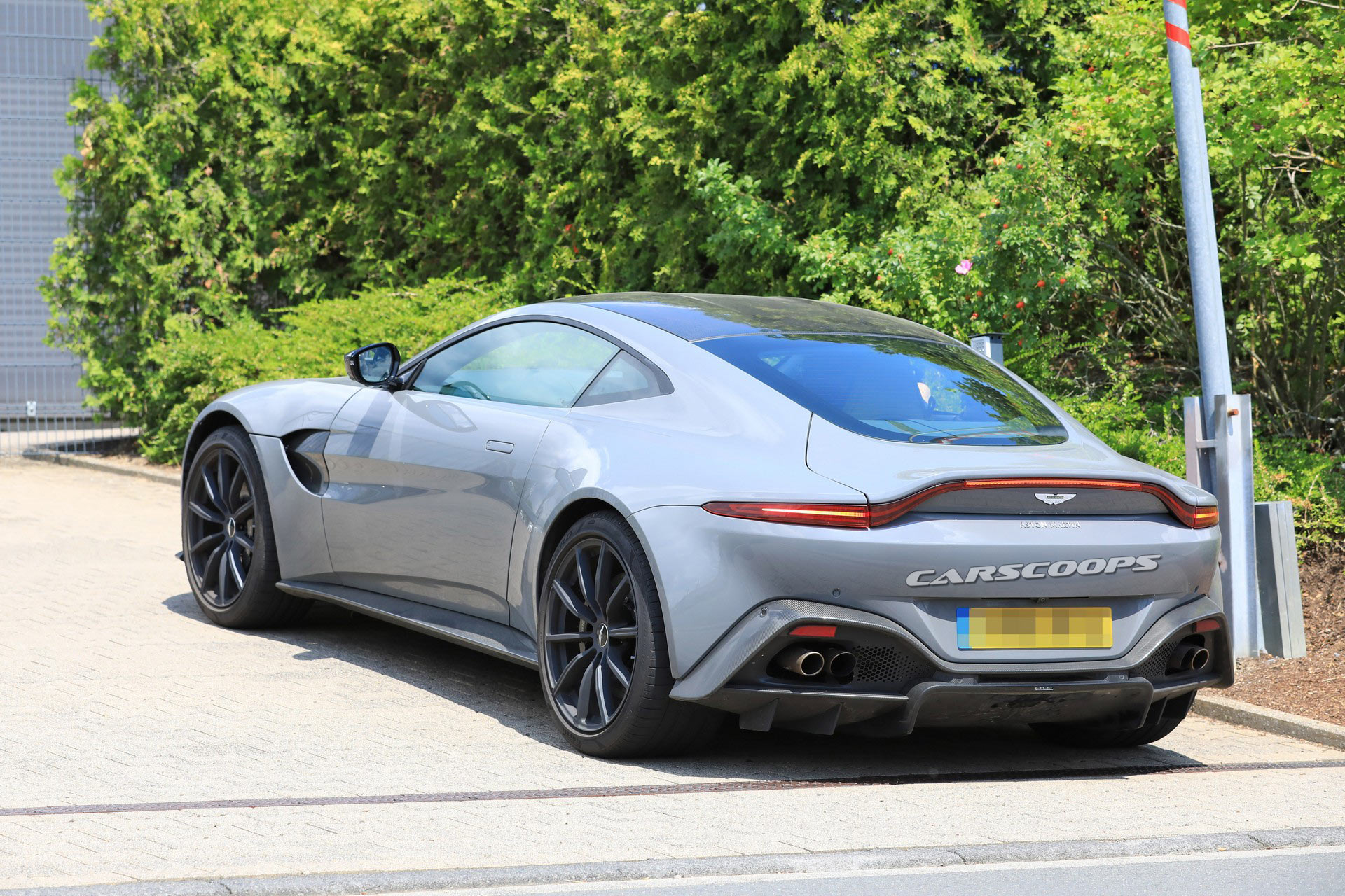 Aston-Martin-Vantage-S-23 Aston Martin Vantage S Spied With Beefier Brakes And A Four-Tailpipe Exhaust