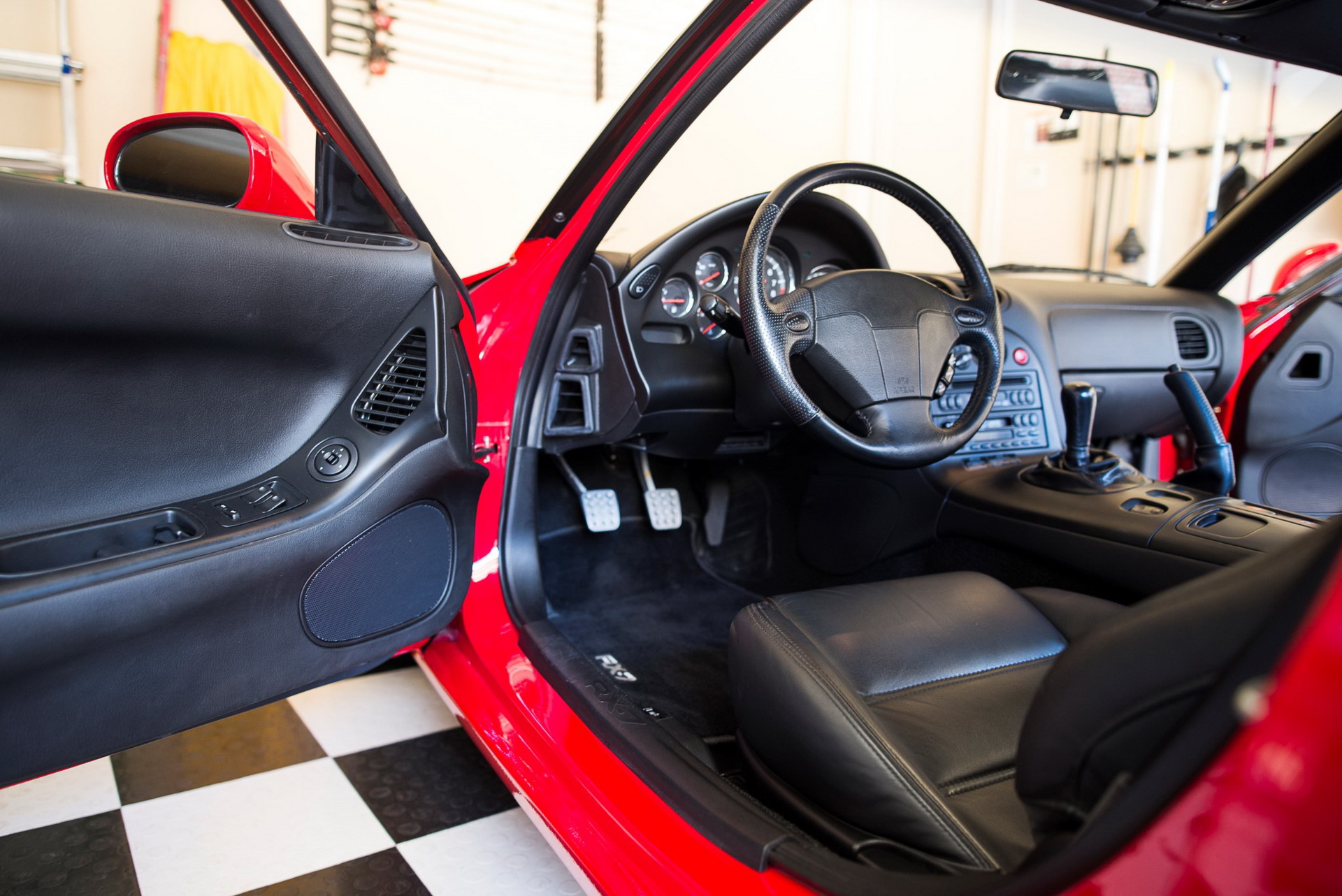 Mazda-RX7-17 This Is What A Pristine Mazda RX-7 FD With 9,500 Miles Looks Like