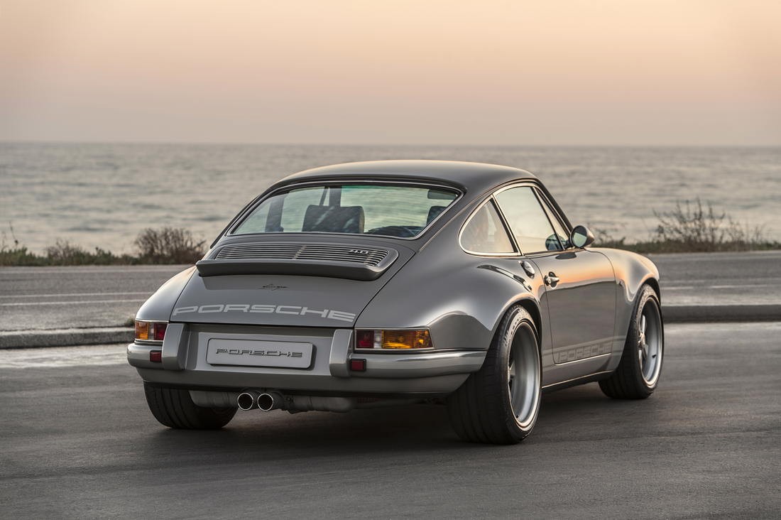 06-singer-911-qatar-1100x732 Start Your Week Off Right With 100+ Photos Of Singer Porsche Porn