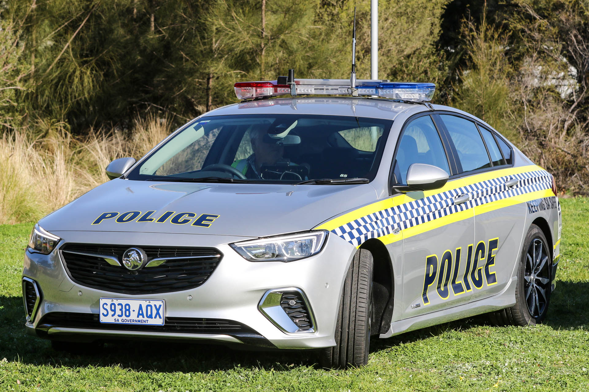 holden-vb-commodore-sa-police-08 Holden’s New Commodore Has A Thing Or Two To Say To The Kia Stinger Police Cruiser