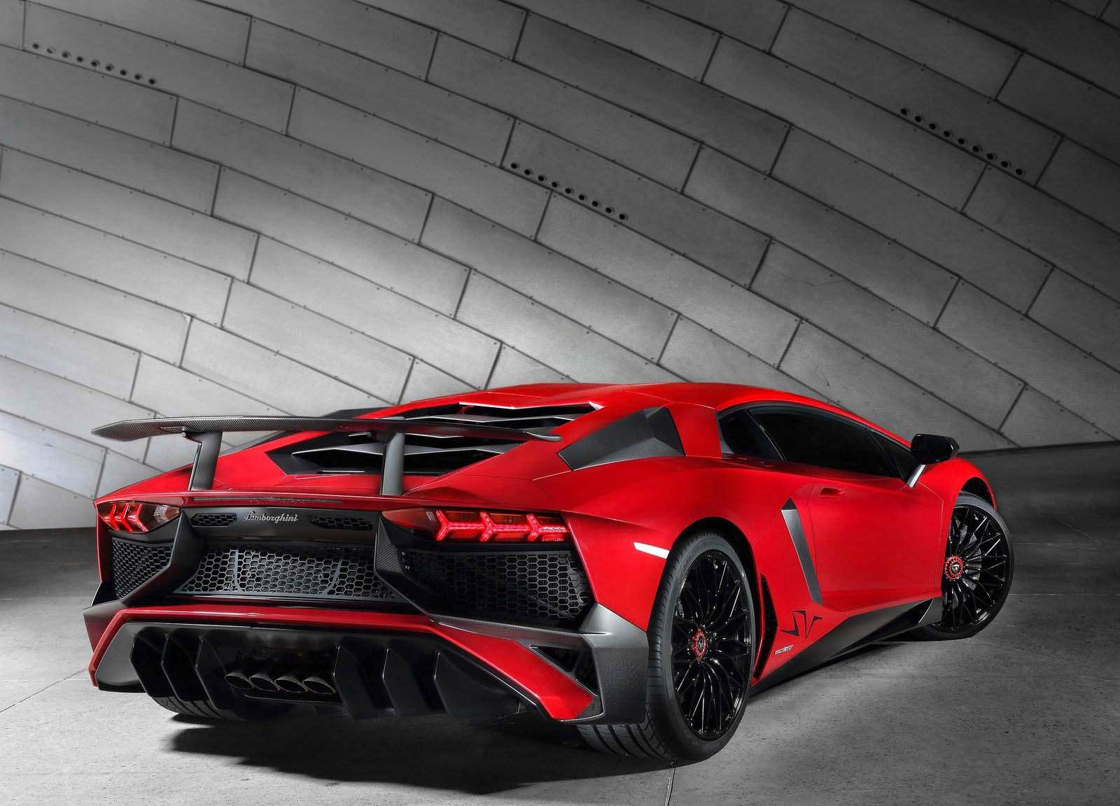 Lamborghini-Aventador_LP750-4_SV-2016-1600-23 The Wheel Bolts On Some Lamborghini Aventador SVs Can’t Handle The Stress