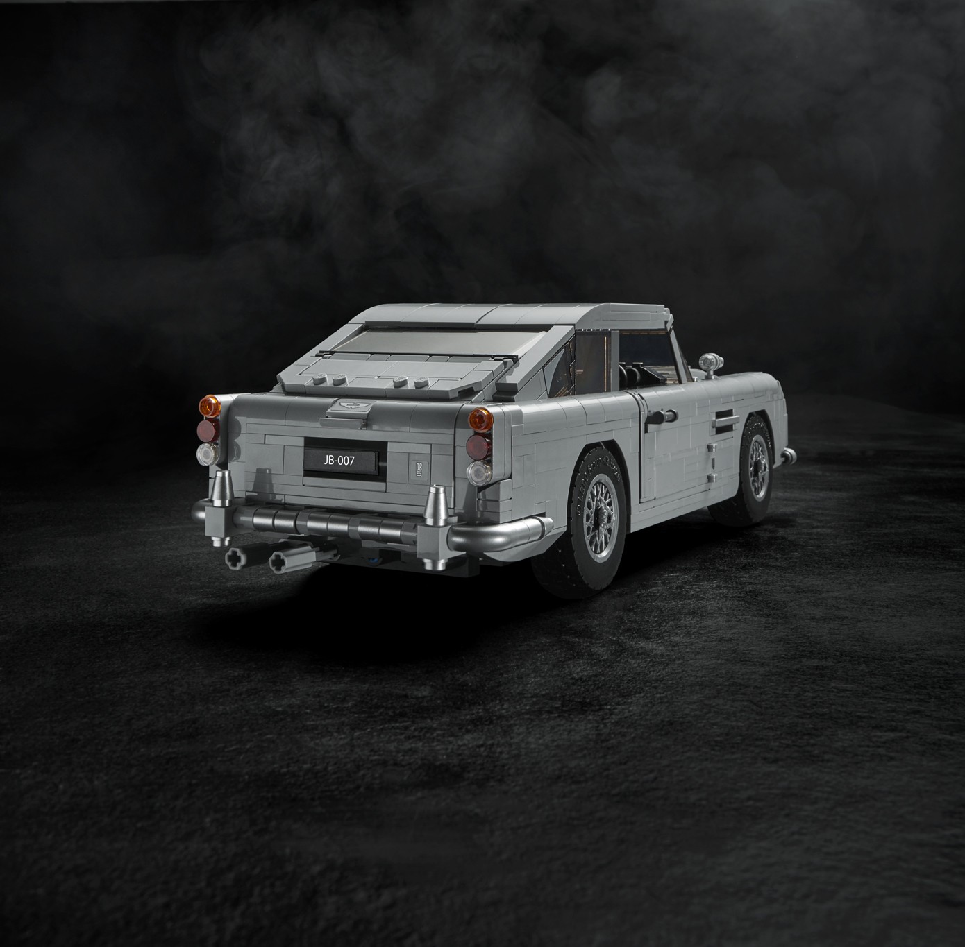 LEG0-Aston-Martin-DB5-36 LEGO’s James Bond Aston Martin DB5 Has A Working Ejector Seat