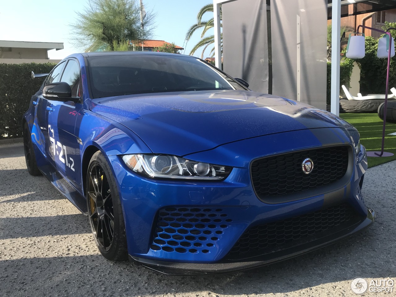 jaguar-xe-svproject-8-spotted-public-5 Jaguar XE SV Project 8 Spotted In Small Town In Tuscany