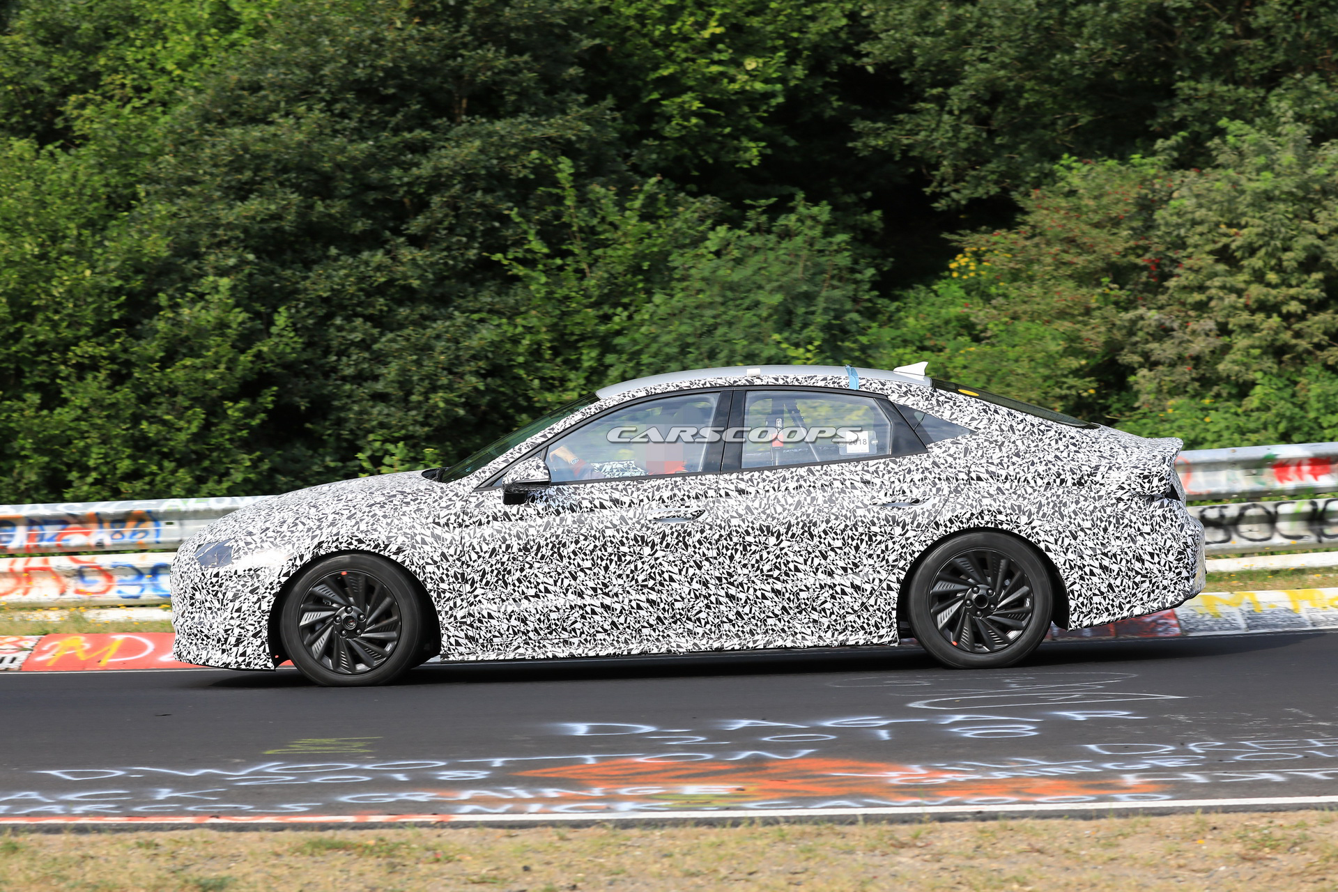 hyundai-sonata-i40-spy-first-time-25 All-New 2019 Hyundai i40 Spied With Sharper Looks, Could Preview Next Sonata Too