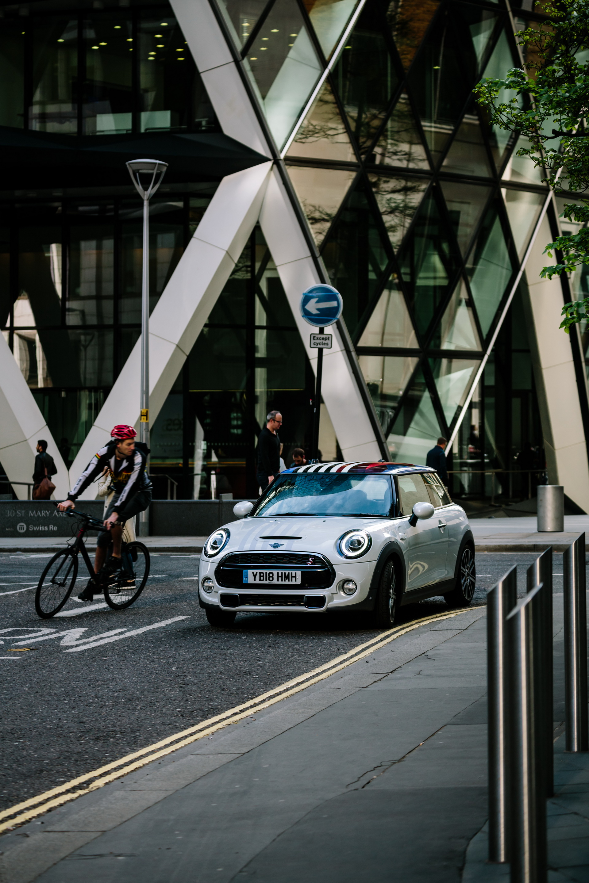 unique-mini-3-door-royal-wedding-goodwood-31 One-Off Mini Created For British Royal Wedding Heading To Auction