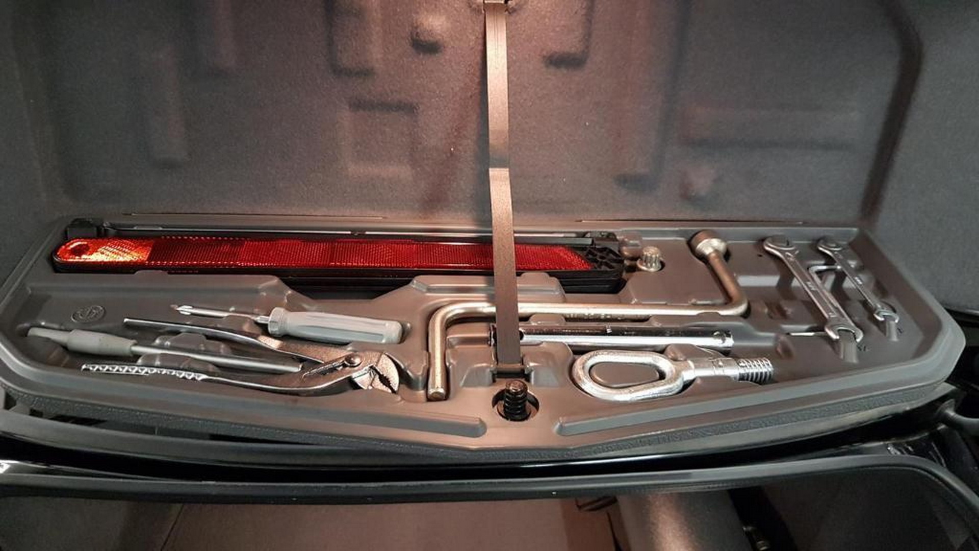 BMW M5 E39 Into E60 9 No, Really, Someone Turned A BMW M5 E39 Into An E60…