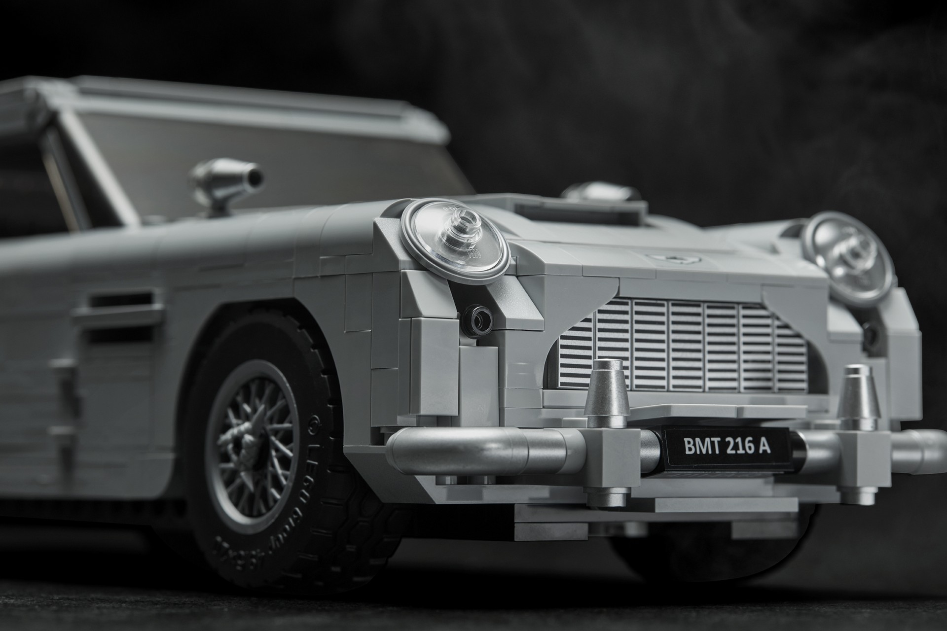 LEG0-Aston-Martin-DB5-33 LEGO’s James Bond Aston Martin DB5 Has A Working Ejector Seat