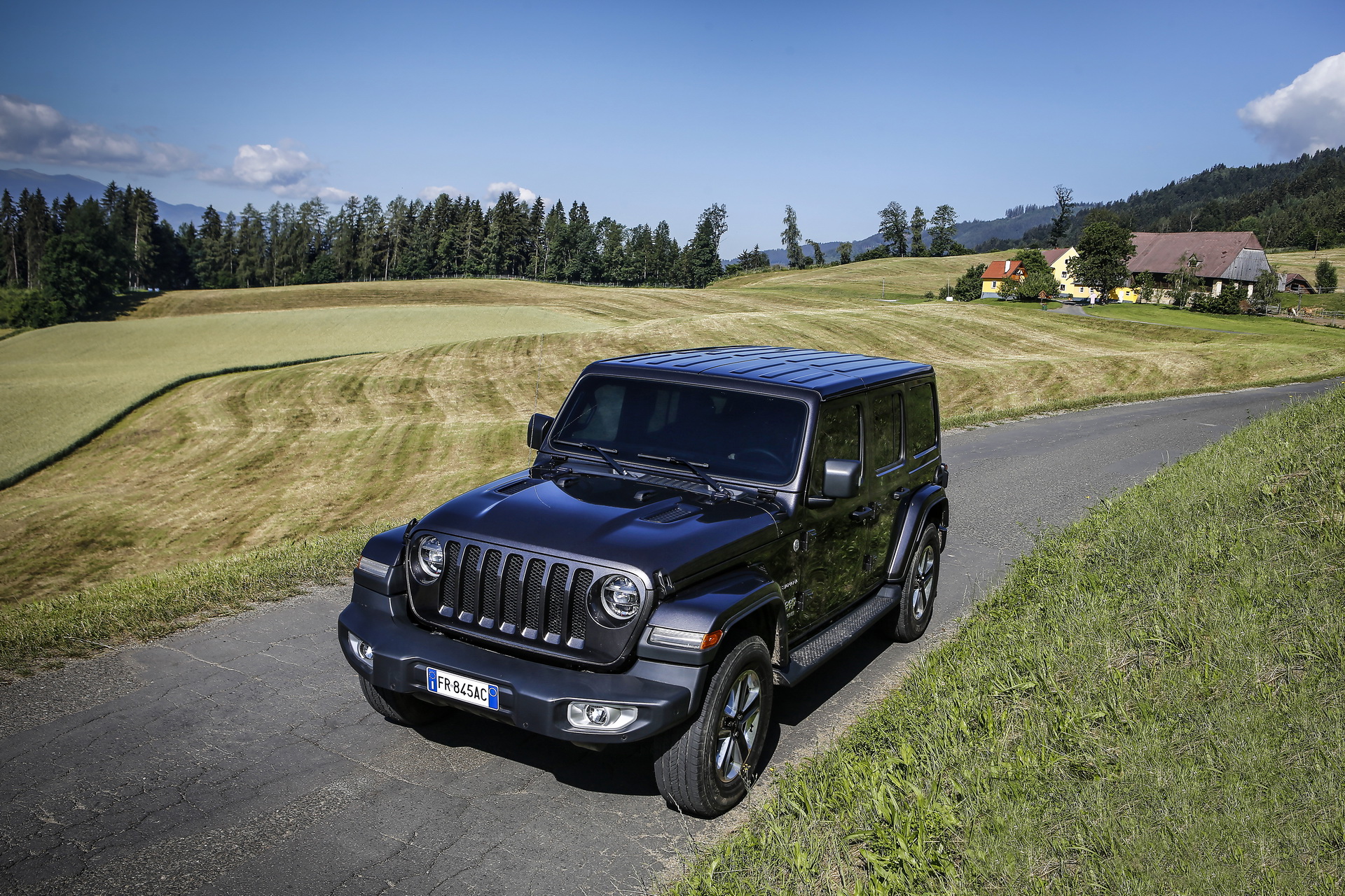 Jeep-Wrangler-74 Euro-spec Jeep Wrangler Detailed, Will Feature 197HP 4-Cylinder Diesel