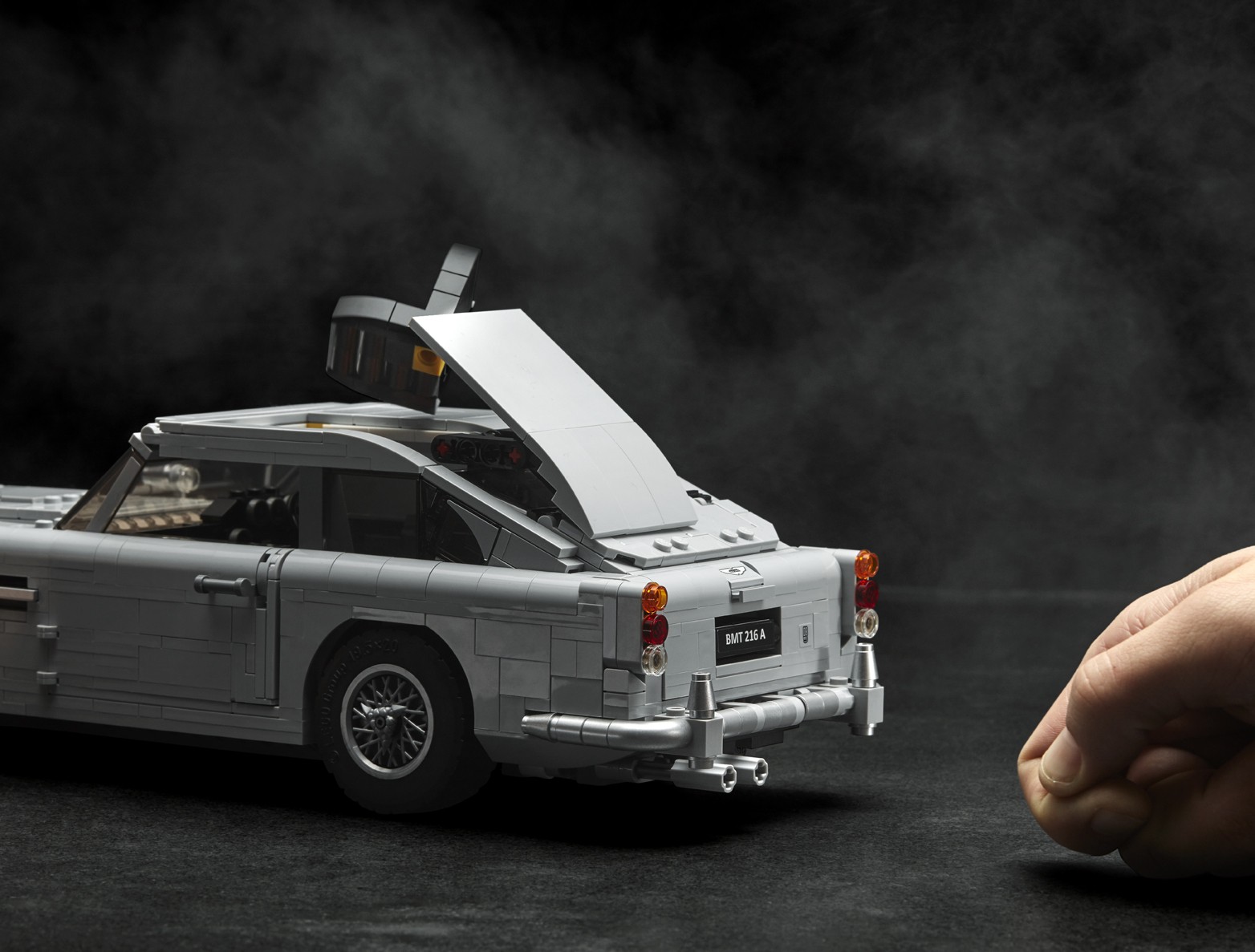 LEG0-Aston-Martin-DB5-30 LEGO’s James Bond Aston Martin DB5 Has A Working Ejector Seat