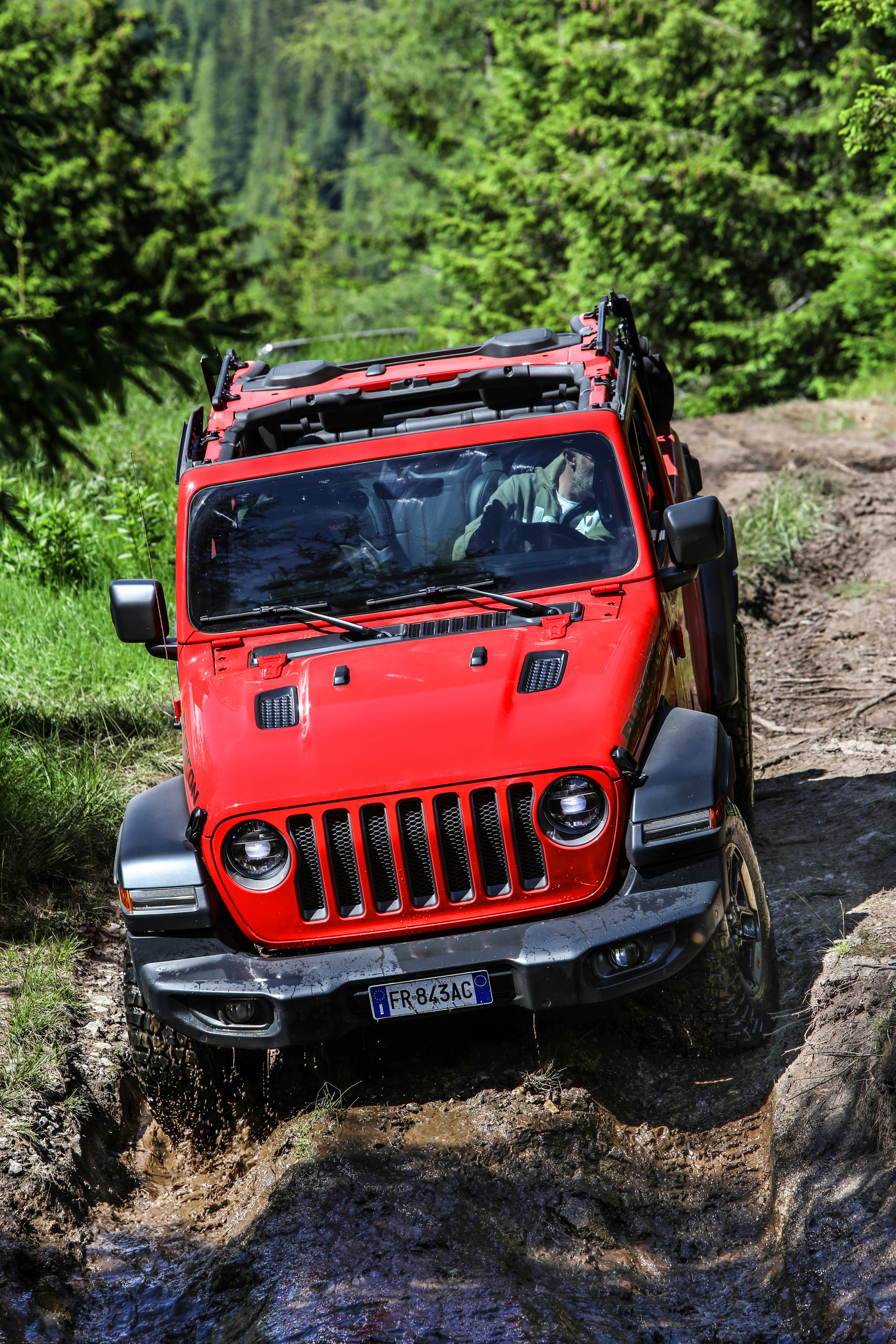 Jeep-Wrangler-40 Euro-spec Jeep Wrangler Detailed, Will Feature 197HP 4-Cylinder Diesel