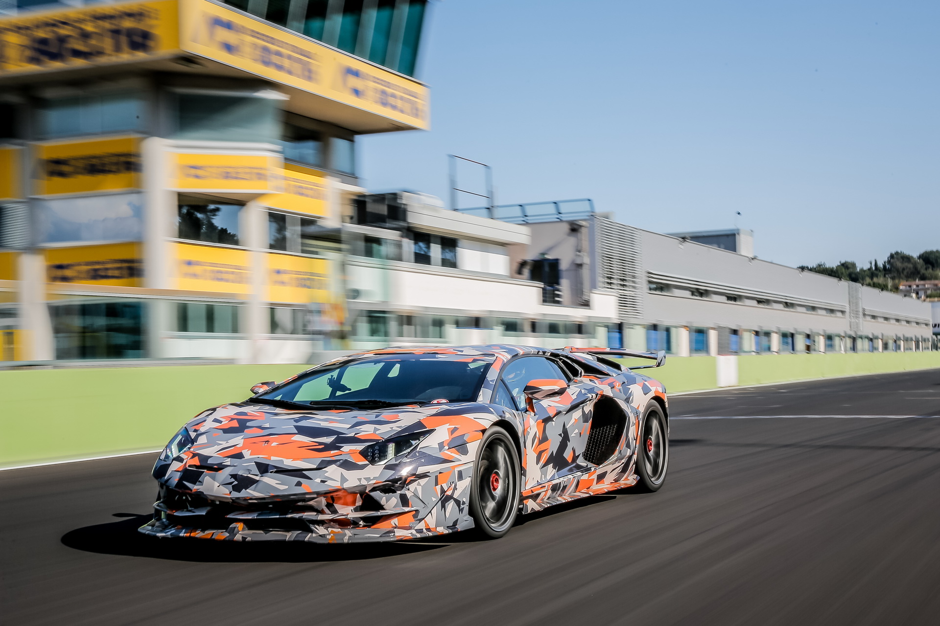 Lambo-Aventador-SVJ-01 New Aventador SVJ Will Be Lambo’s Last Non-Electrified V12 Supercar
