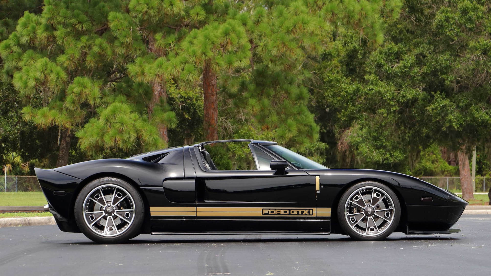 ford-gtx1-08 Rare Ford GTX1 Roadster Is Coming Up For Auction At Monterey