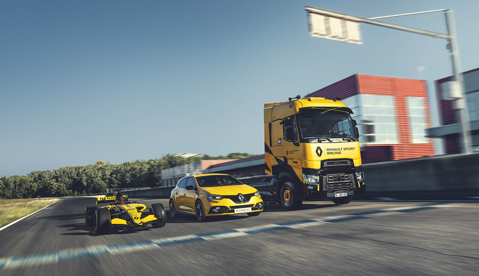 renault-t-high-renault-sport-racing-edition-11 Renault T High RS Racing Edition Is By No Means A Hot Hatch