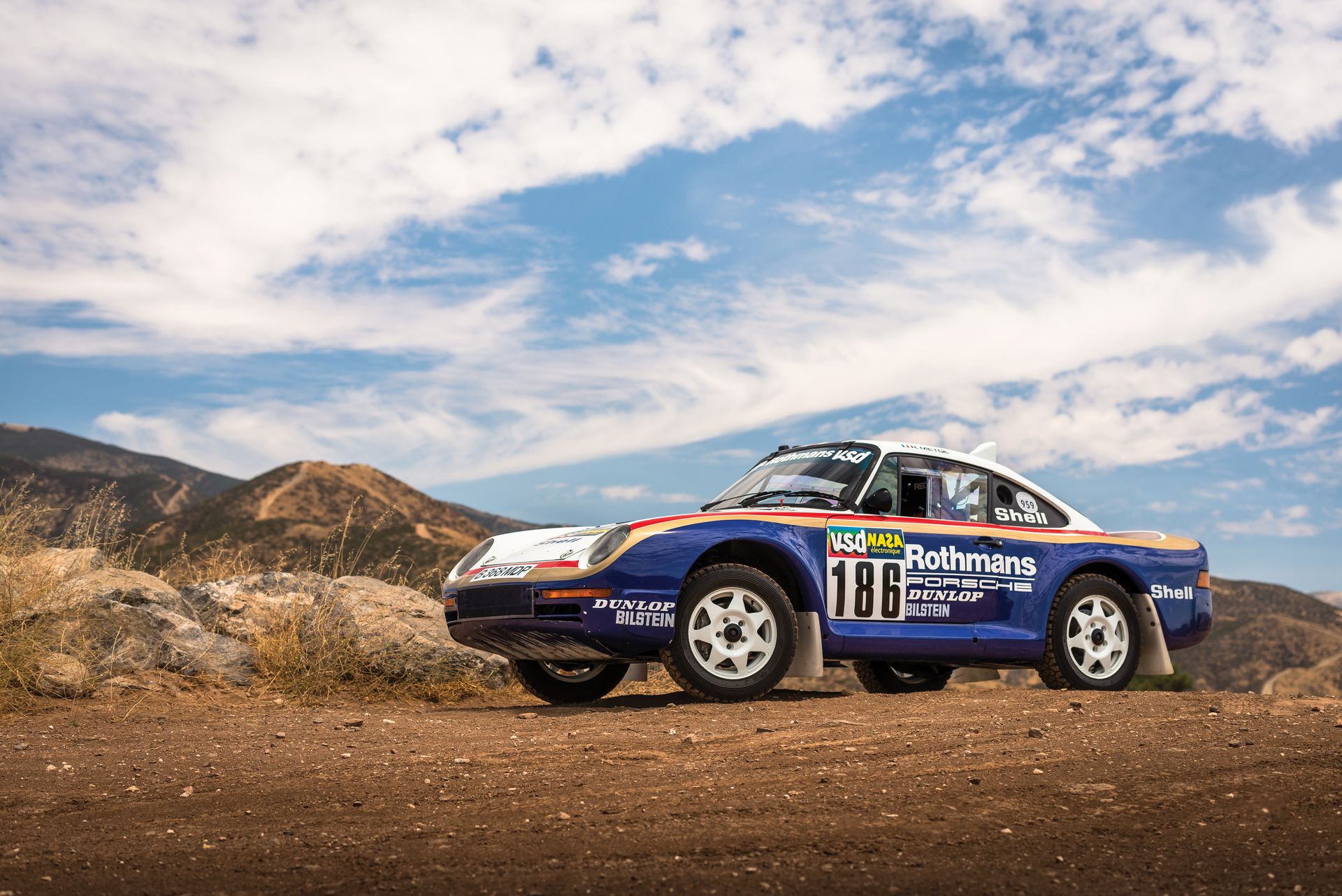 1985-Porsche-959-Paris-Dakar-Auction-1 Porsche 959 Paris-Dakar Expected To Fetch Over $3 Million