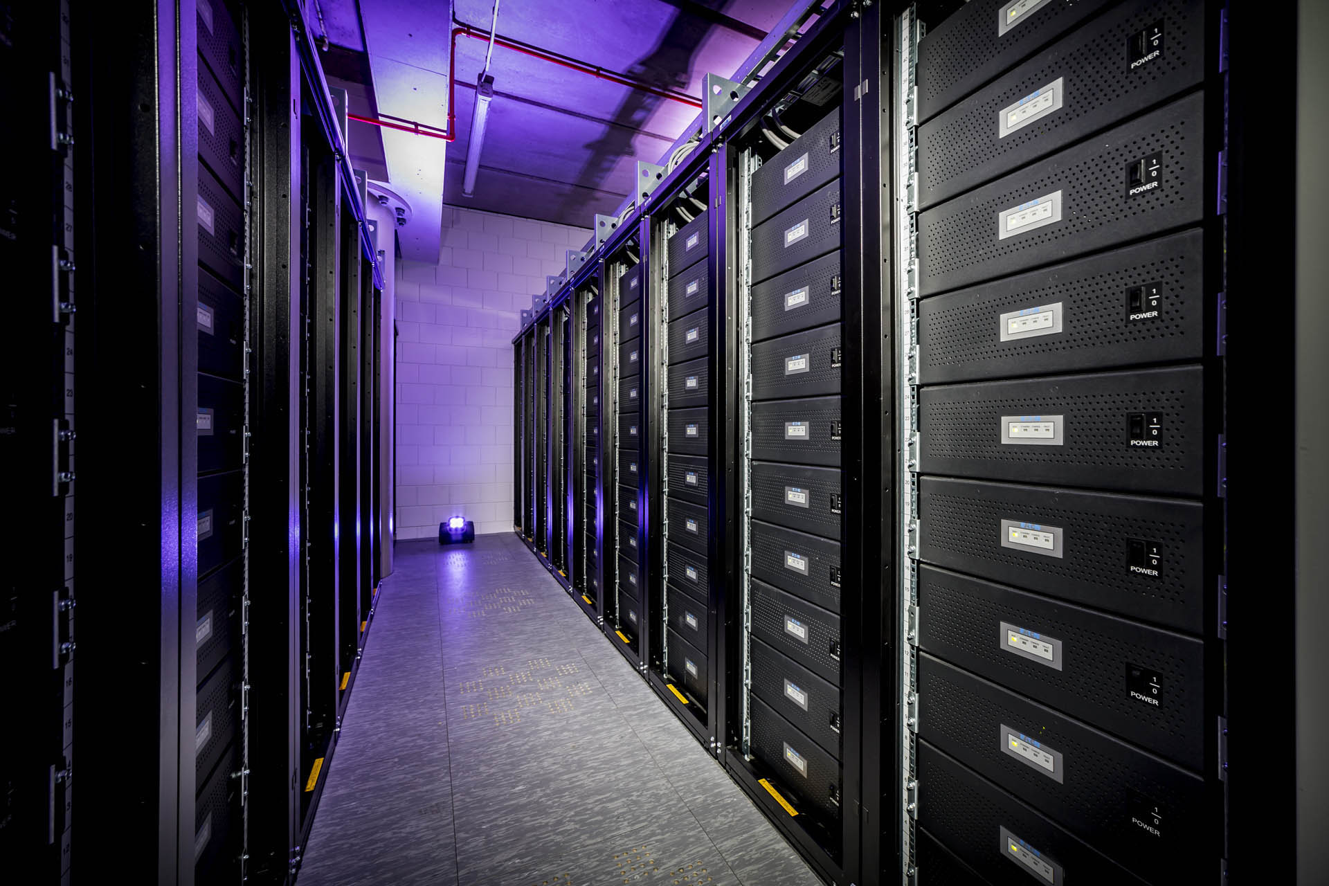 Europe’s largest energy storage system This Stadium Is Powered By 148 Nissan Leaf Batteries