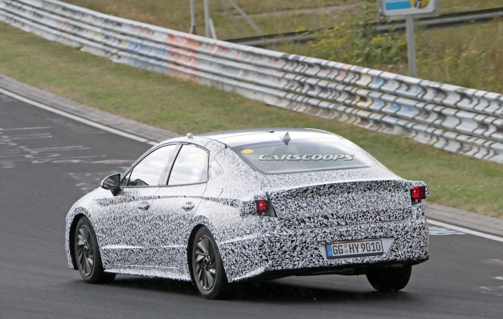 hyundai-sonata-i40-spy-first-time-20 All-New 2019 Hyundai i40 Spied With Sharper Looks, Could Preview Next Sonata Too