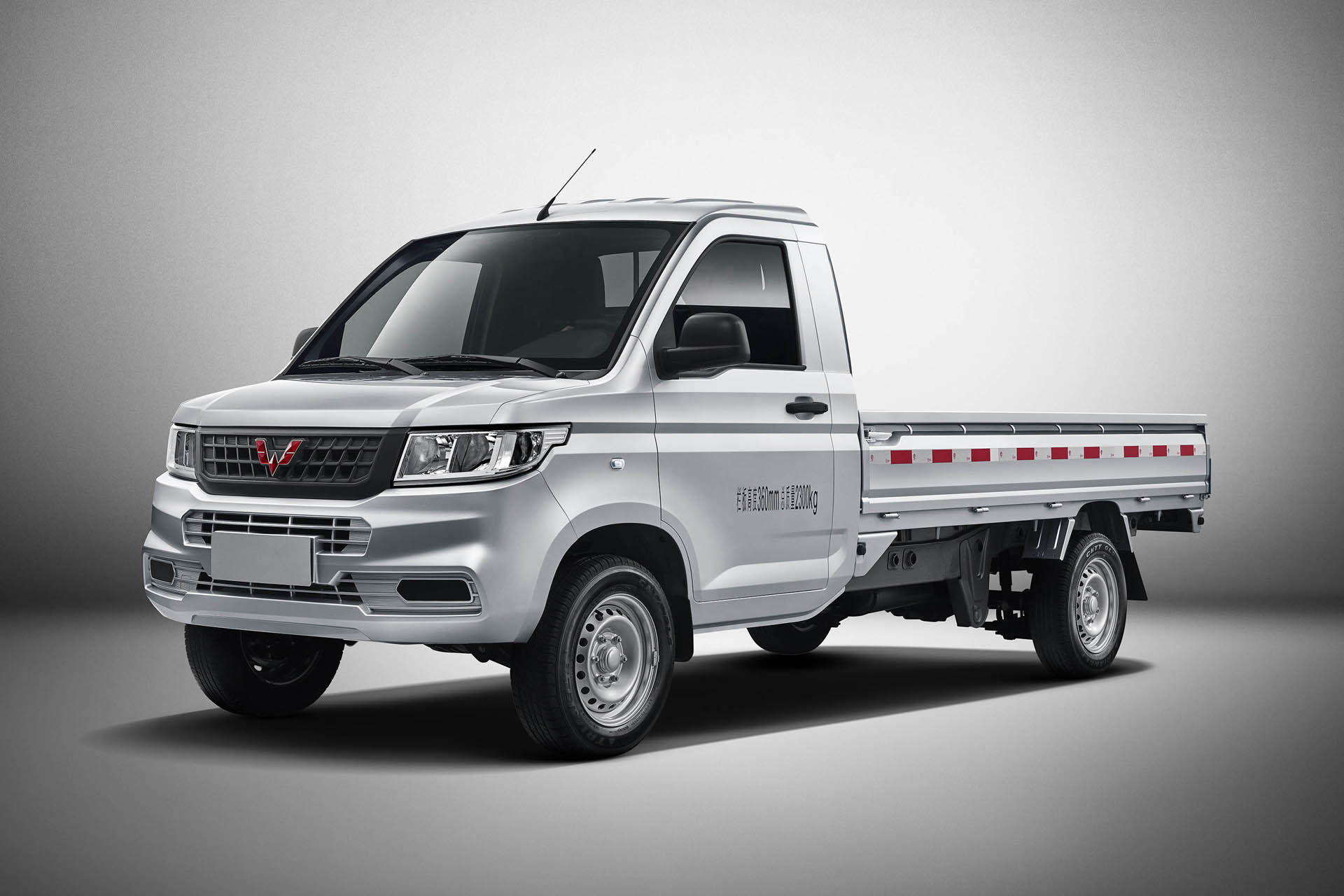 Wuling-Rong-Guang-pickup-08 You Could Fit GM’s New Chinese ‘Mini Pickup’ In The Back Of A Silverado