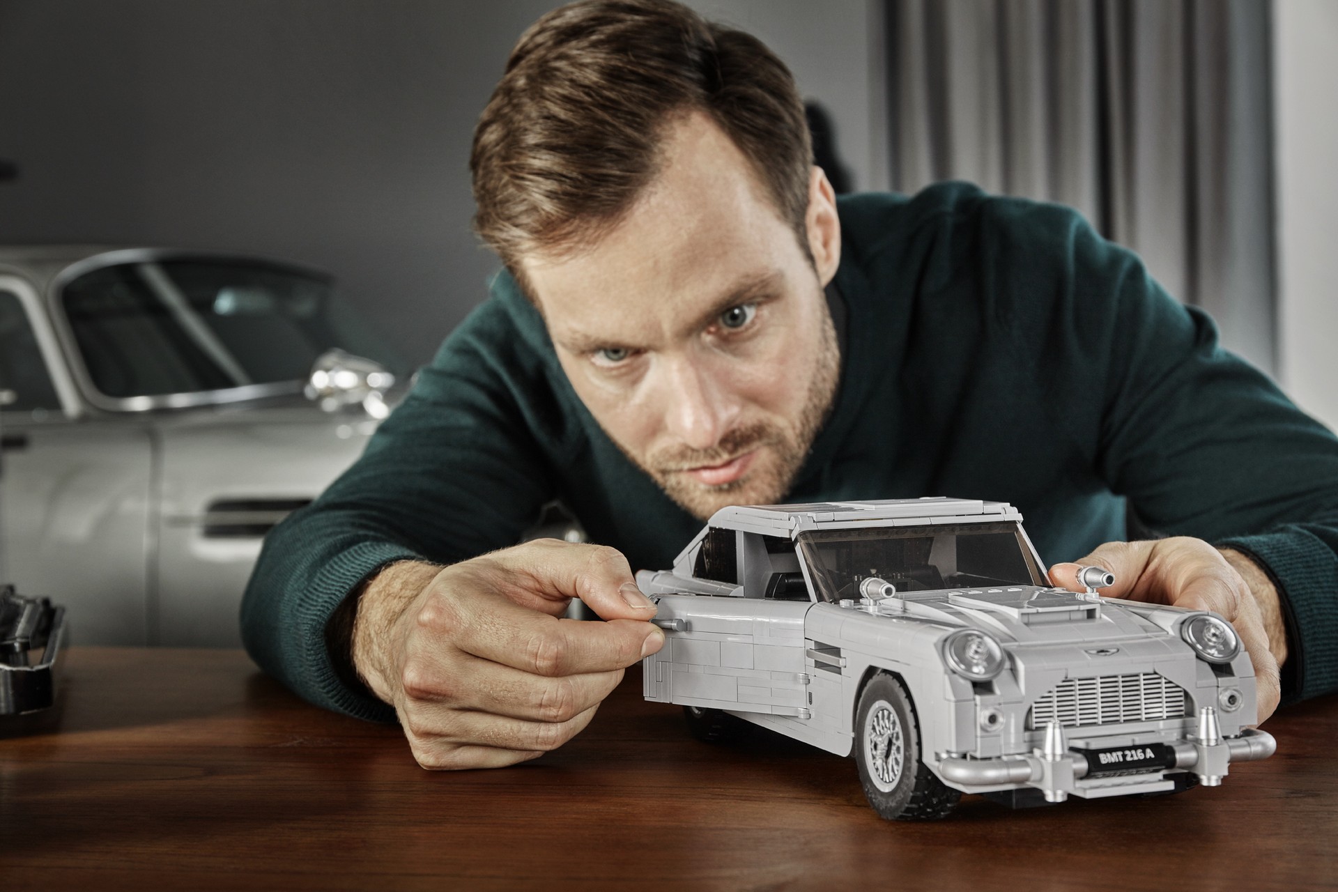 LEG0-Aston-Martin-DB5-68 LEGO’s James Bond Aston Martin DB5 Has A Working Ejector Seat