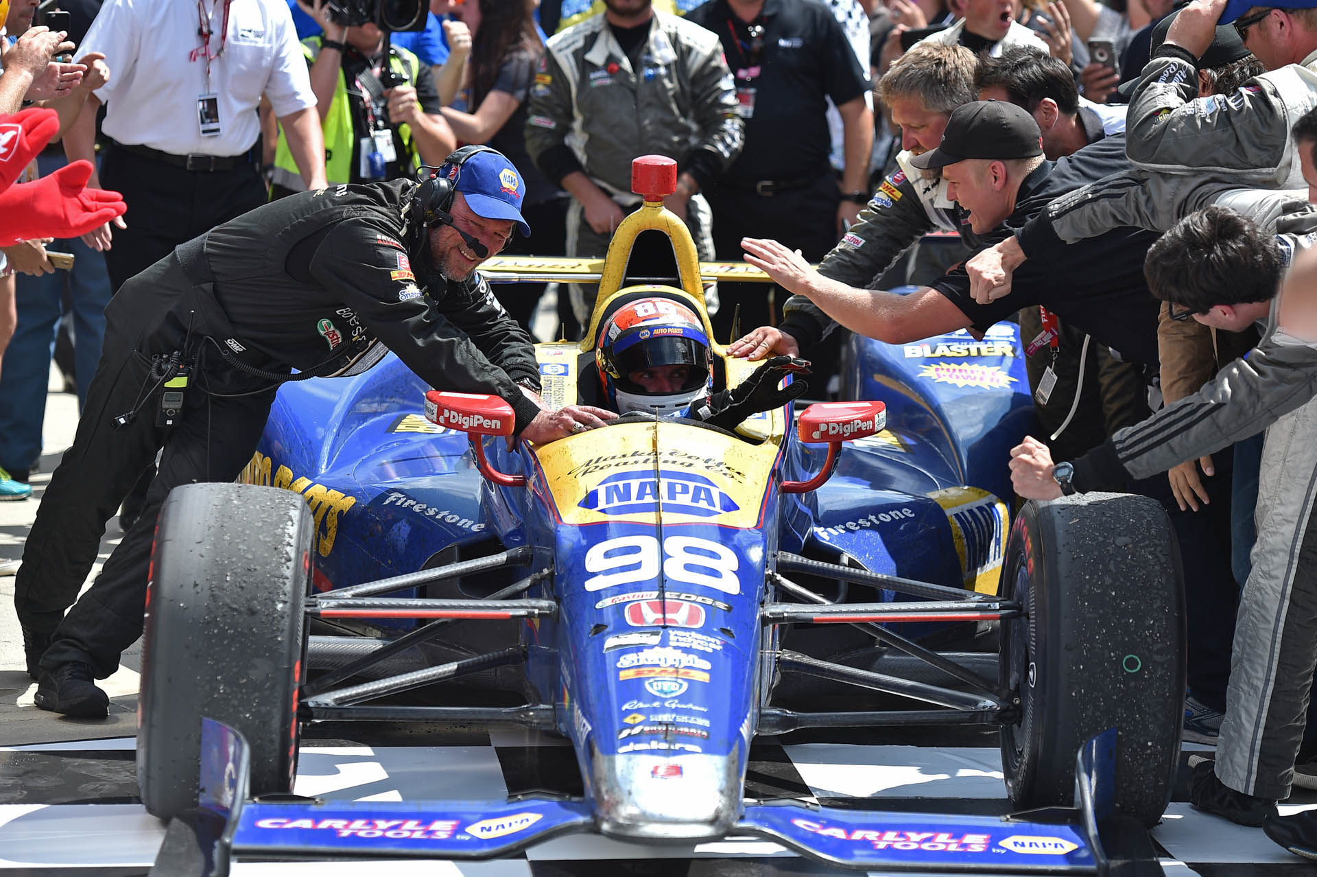 alex-rossi-dallara-honda-dw12-auction-11 100th Indianapolis 500-Winning Car Looking For A New Home