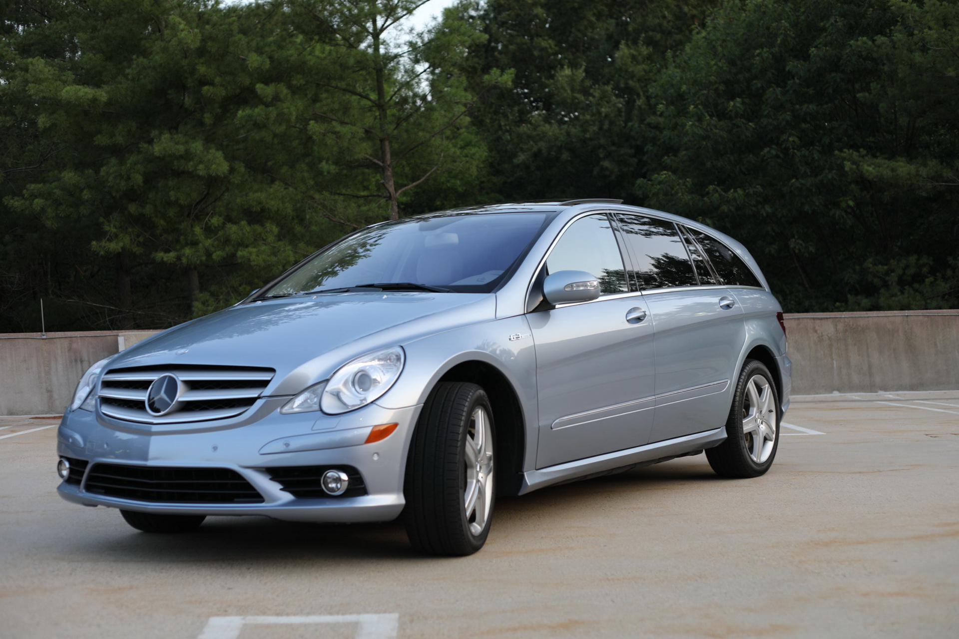 mercedes-r63-amg-auction-bat-1 2007 Mercedes R63 AMG Is A Very Fast, And Very Unpopular, Oddity
