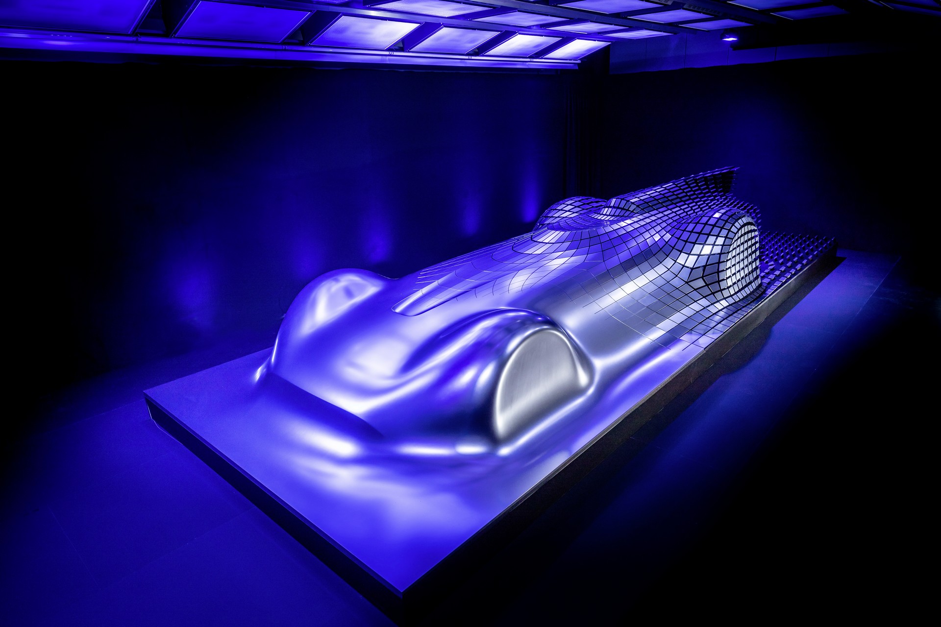 Mercedes-Sculpture-Aesthetics-Progressive-Luxury-1 Mercedes Electric Silver Arrow Concept To Debut At Pebble Beach