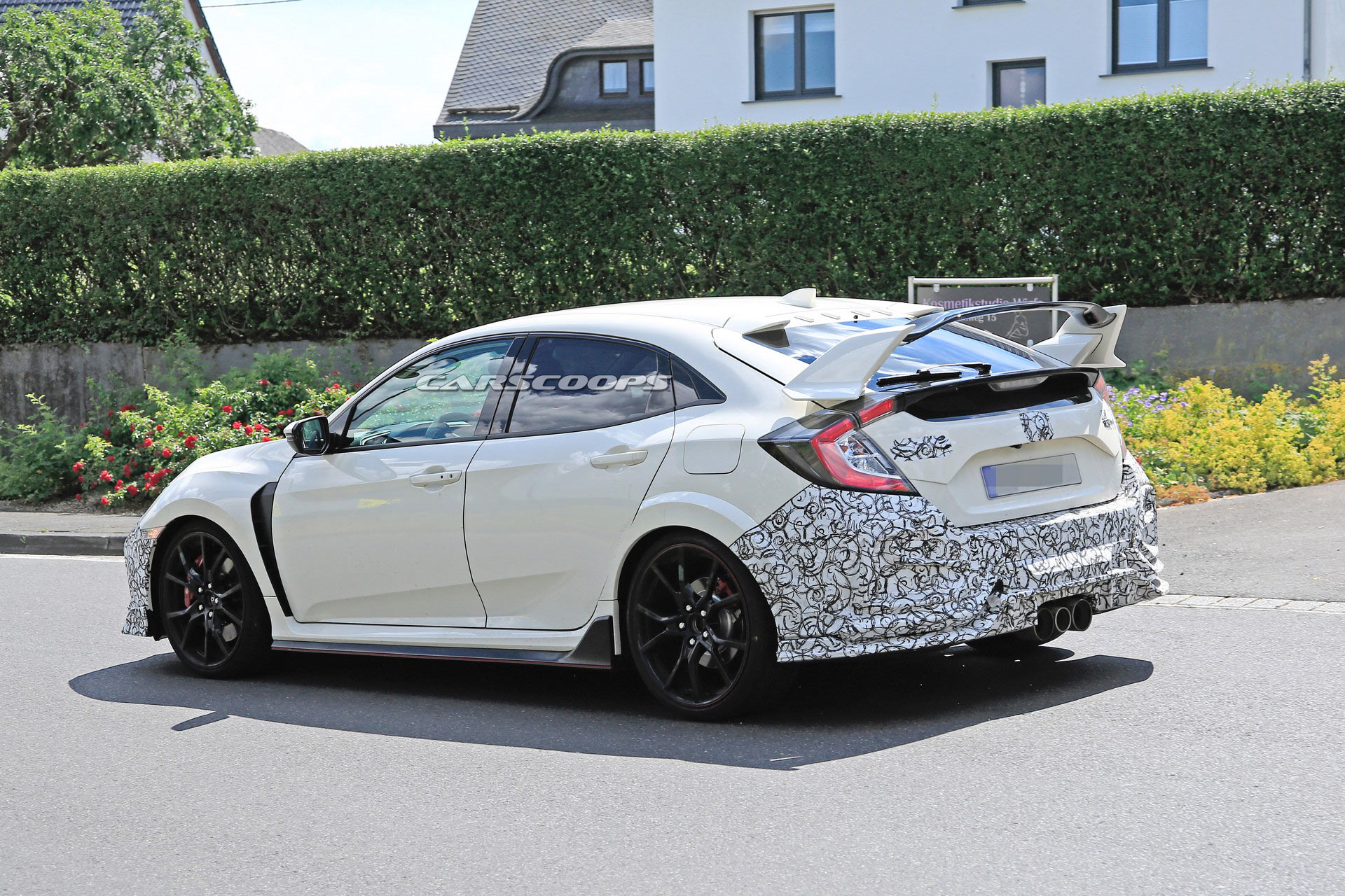 Honda-Civic-Type-R-Facelift-4 2019 Honda Civic Type R Facelift Spied With New Bumpers And Both Small And Large Rear Wing