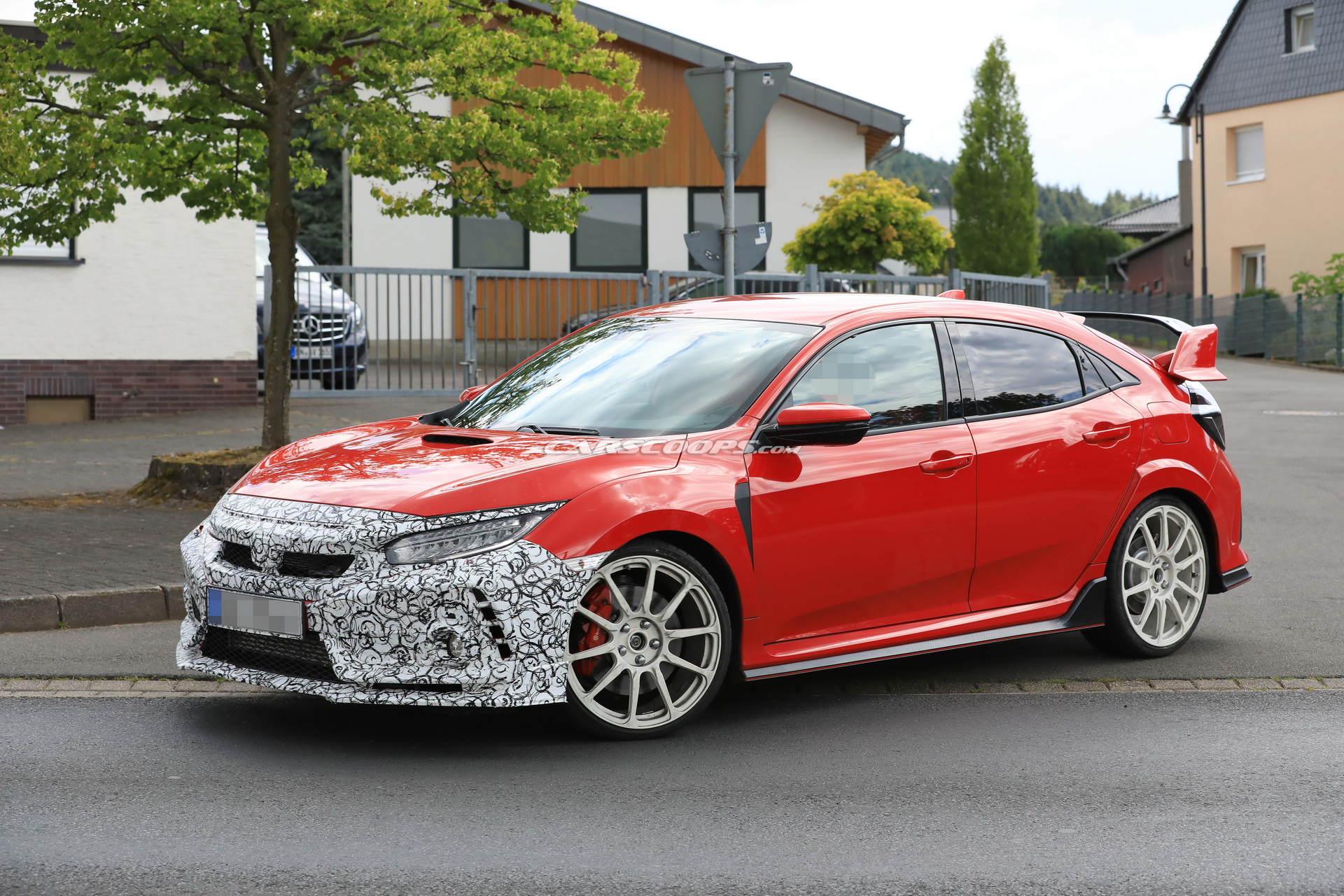 2019 Honda Civic Type R 11 2019 Honda Civic Type R Facelift Spied With New Bumpers And Both Small And Large Rear Wing