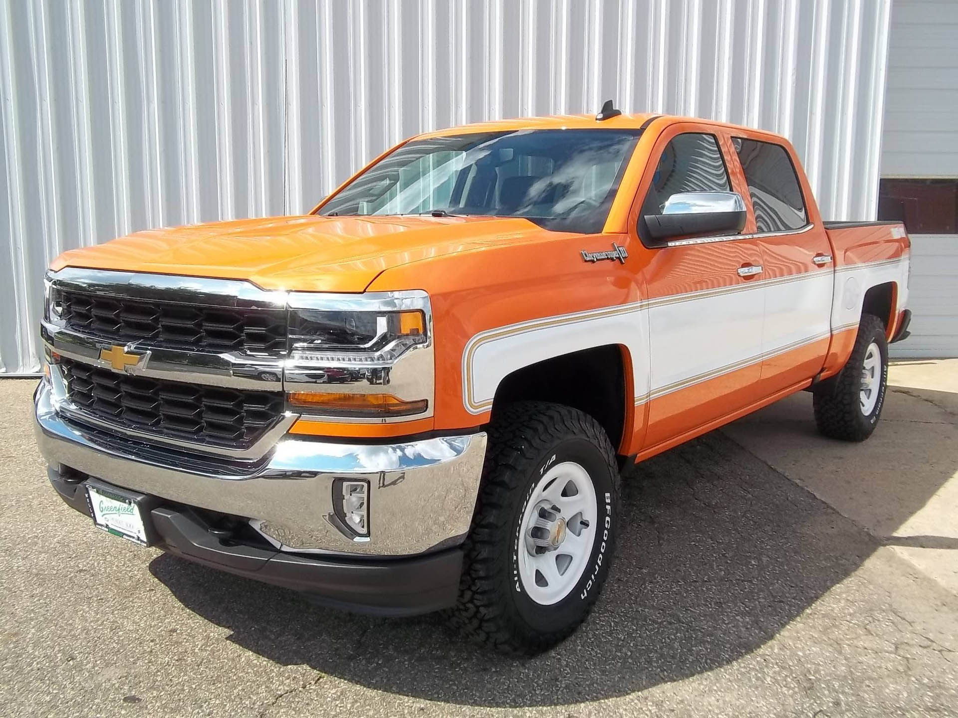 blake-greenfield-chevy-silverado-15 Minnesota Dealer Makes Its Own Deliciously Retro Chevy Trucks